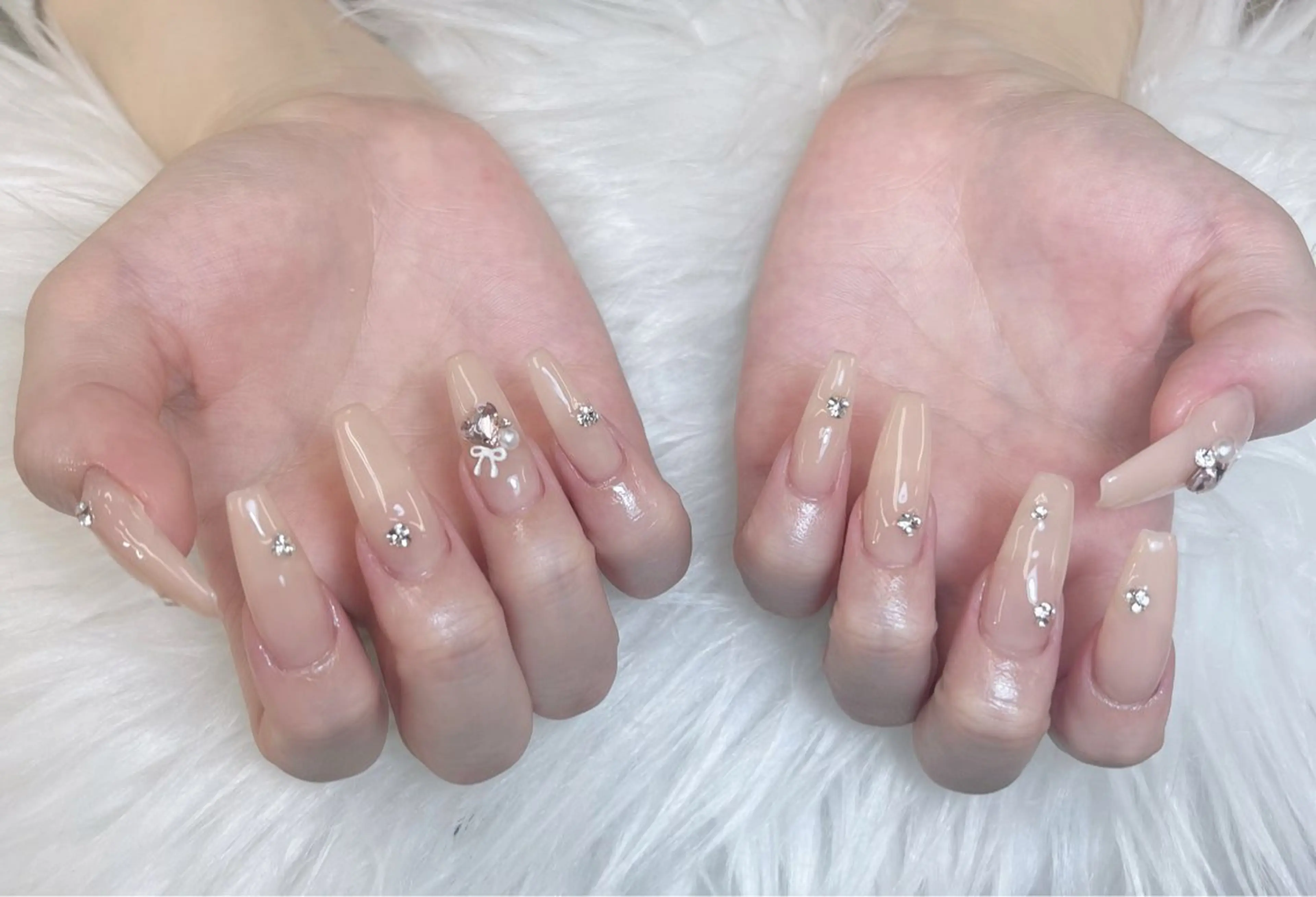 ネイル オーロラネイル クリアネイル フラッシュネイル ジェルネイル グラデーション ハンドネイル Amee Nailsalon所属・Amee Nailsalonのネイルデザイン