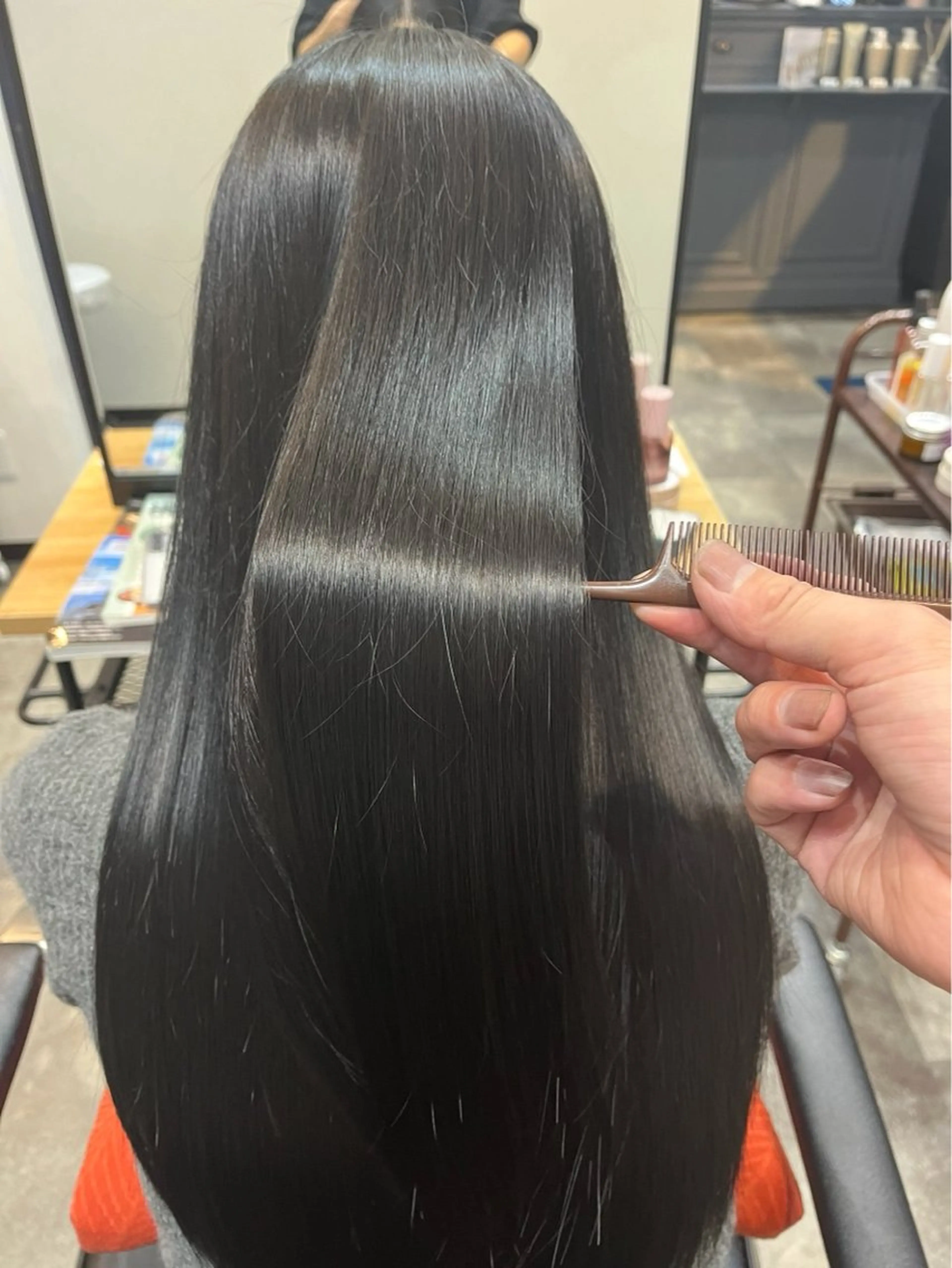 ロング 井上 美織のヘアスタイル