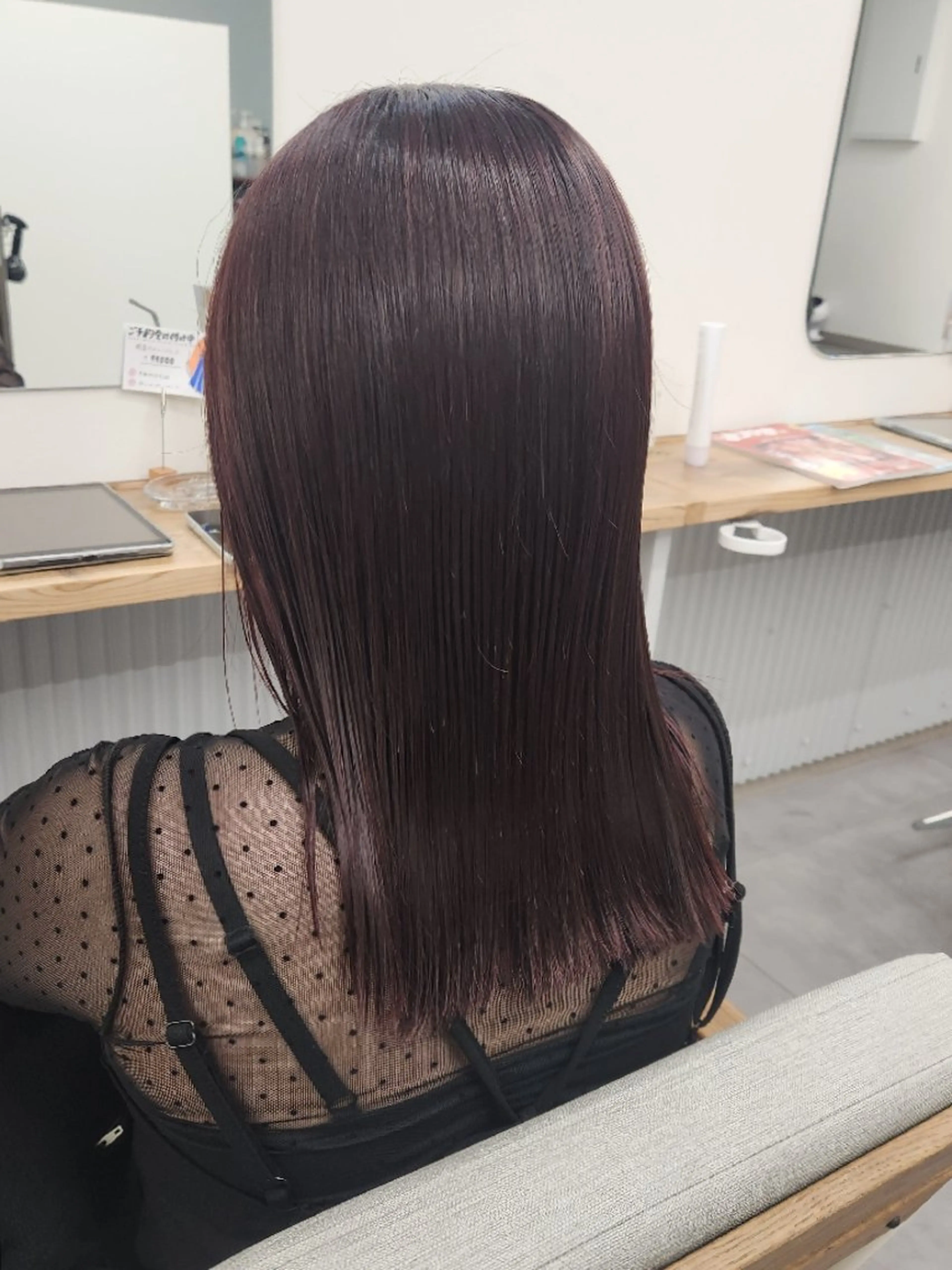 ミディアム カラー レッドカラー カット ヘアカラー トリートメント Era Hatsuneのヘアスタイル