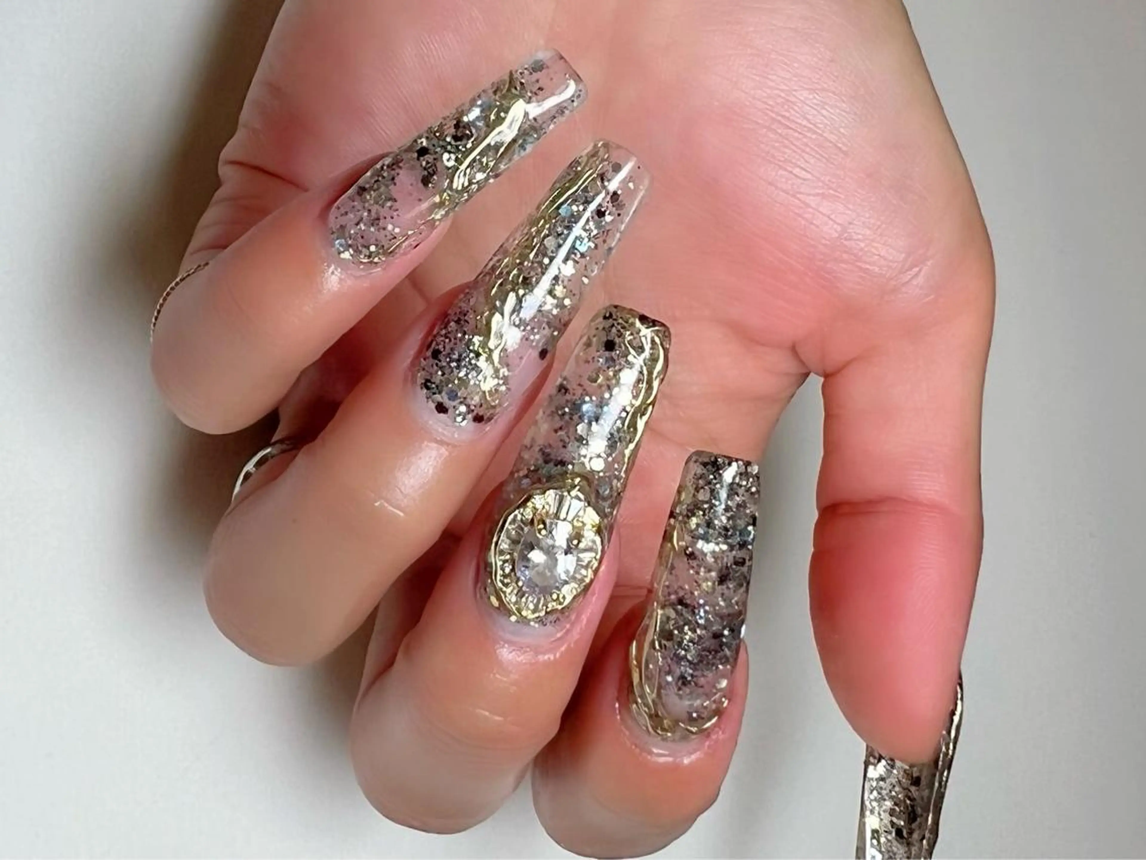 セミロング ハンドネイル ハンドケア ONIKA Nail 青山通り店所属・ONIKA Nail 表参道A4🦋2分のネイルデザイン