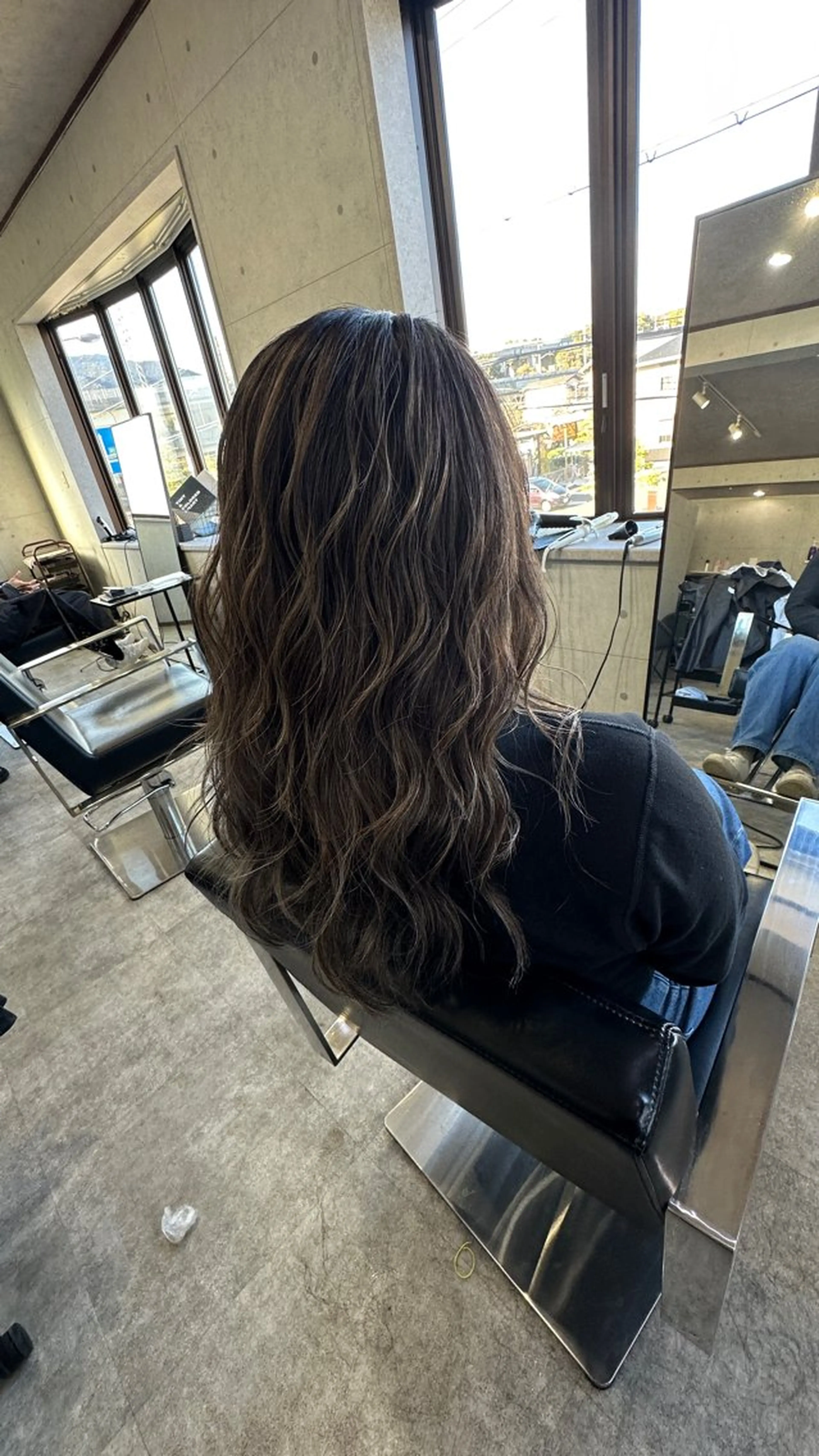 セミロング 外国人風カラー ハイライト レイヤーカット REVE所属・馬場  麻応のヘアスタイル