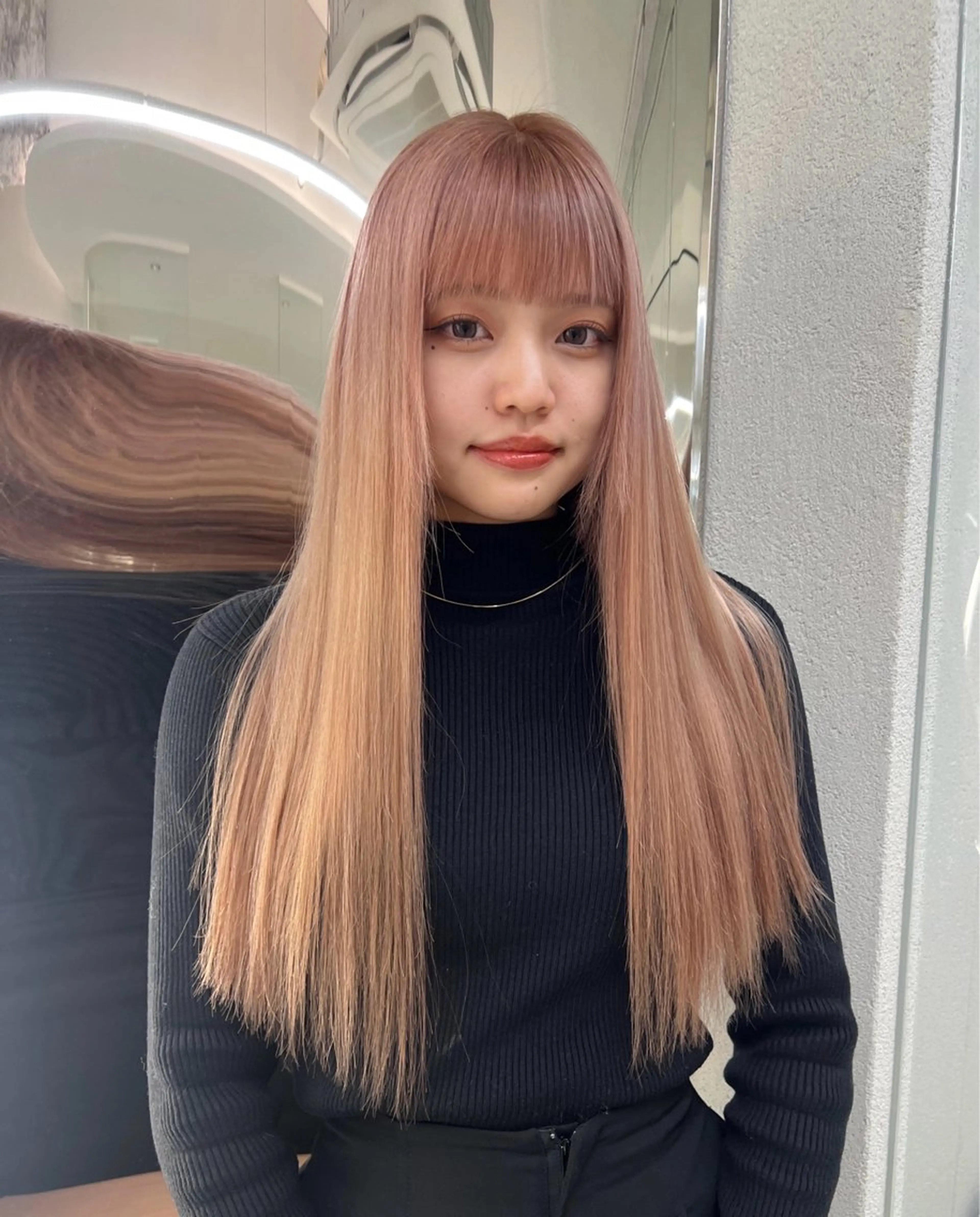 ロング カラー GAGA所属・GAGA AMIKAのヘアスタイル