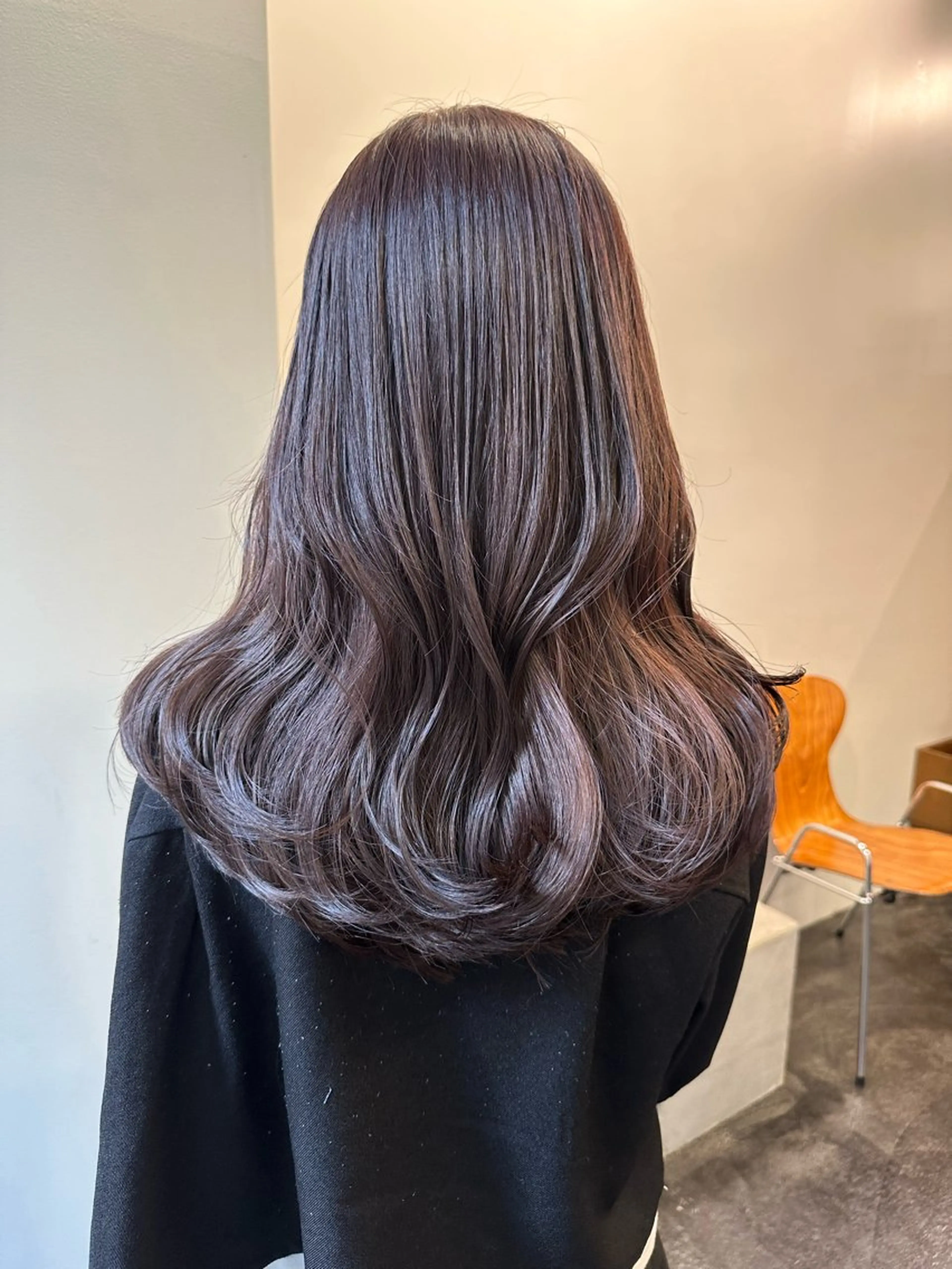 ロング カラー ブラウンカラー ラベンダーカラー ヘアカラー 金子 詞音のヘアスタイル
