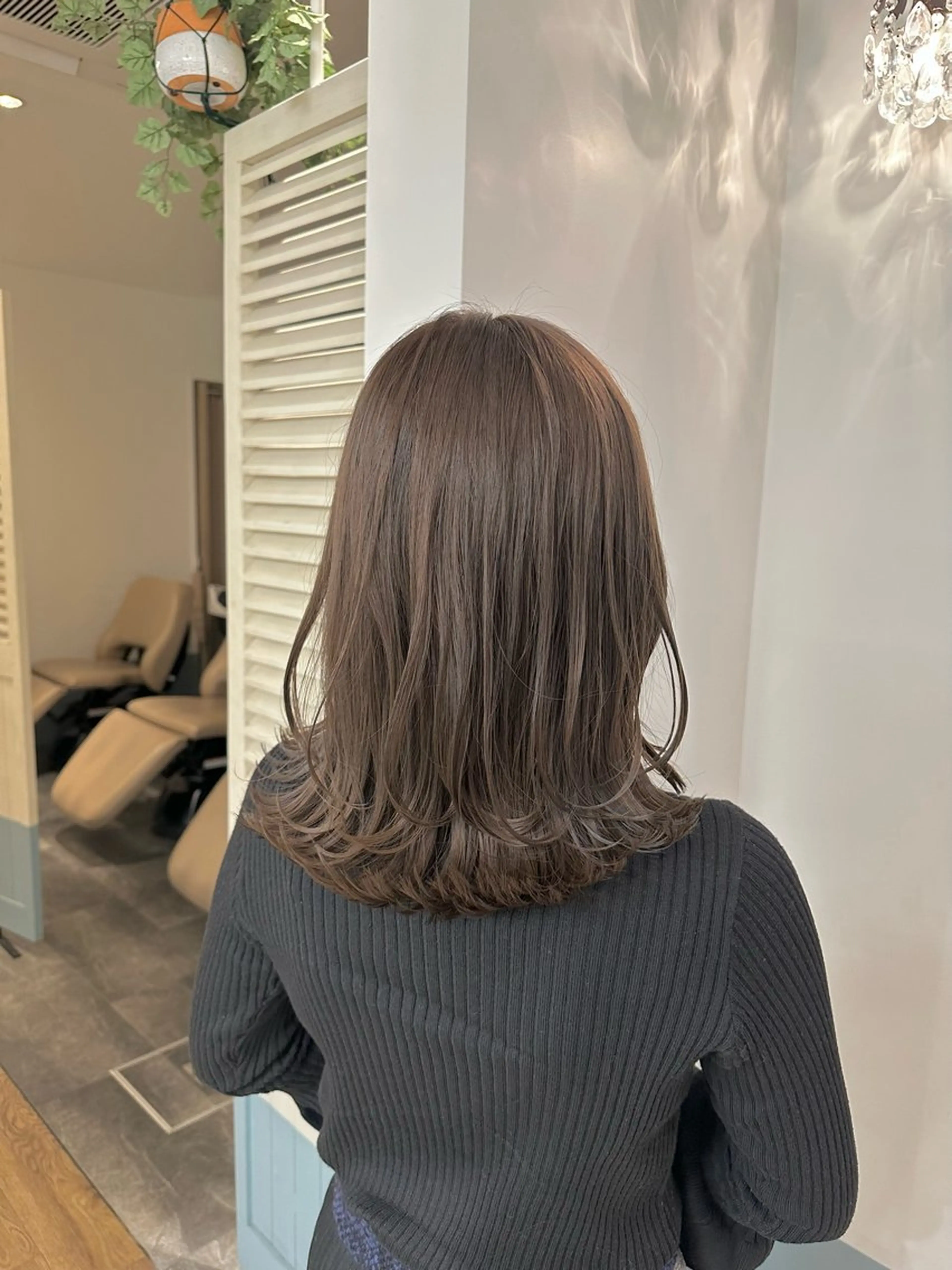 ミディアム ヘアカラー トリートメント カット無料｜ 青山 ｜髪質改善のヘアスタイル