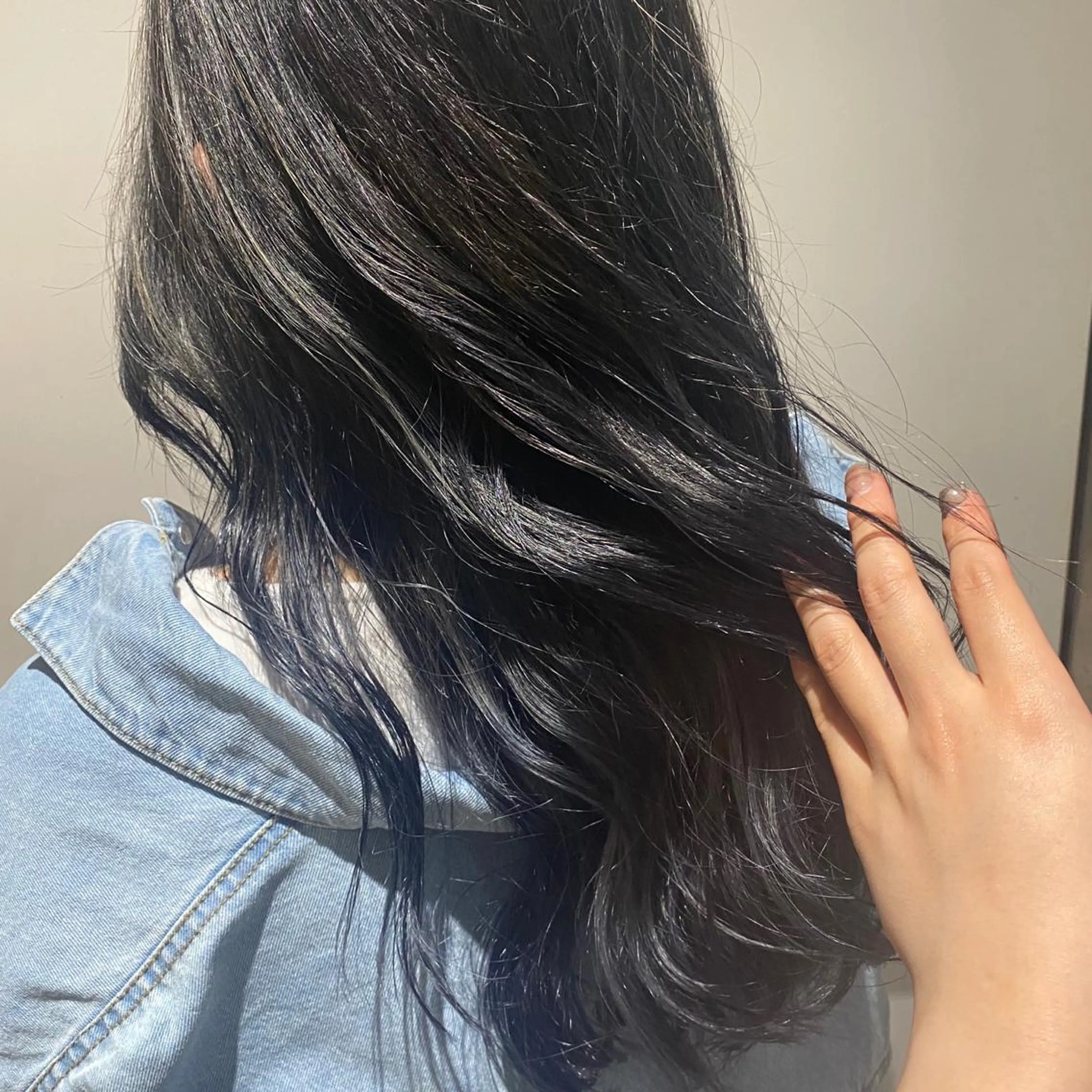 カラー シルバー 藤原 侑香のヘアスタイル