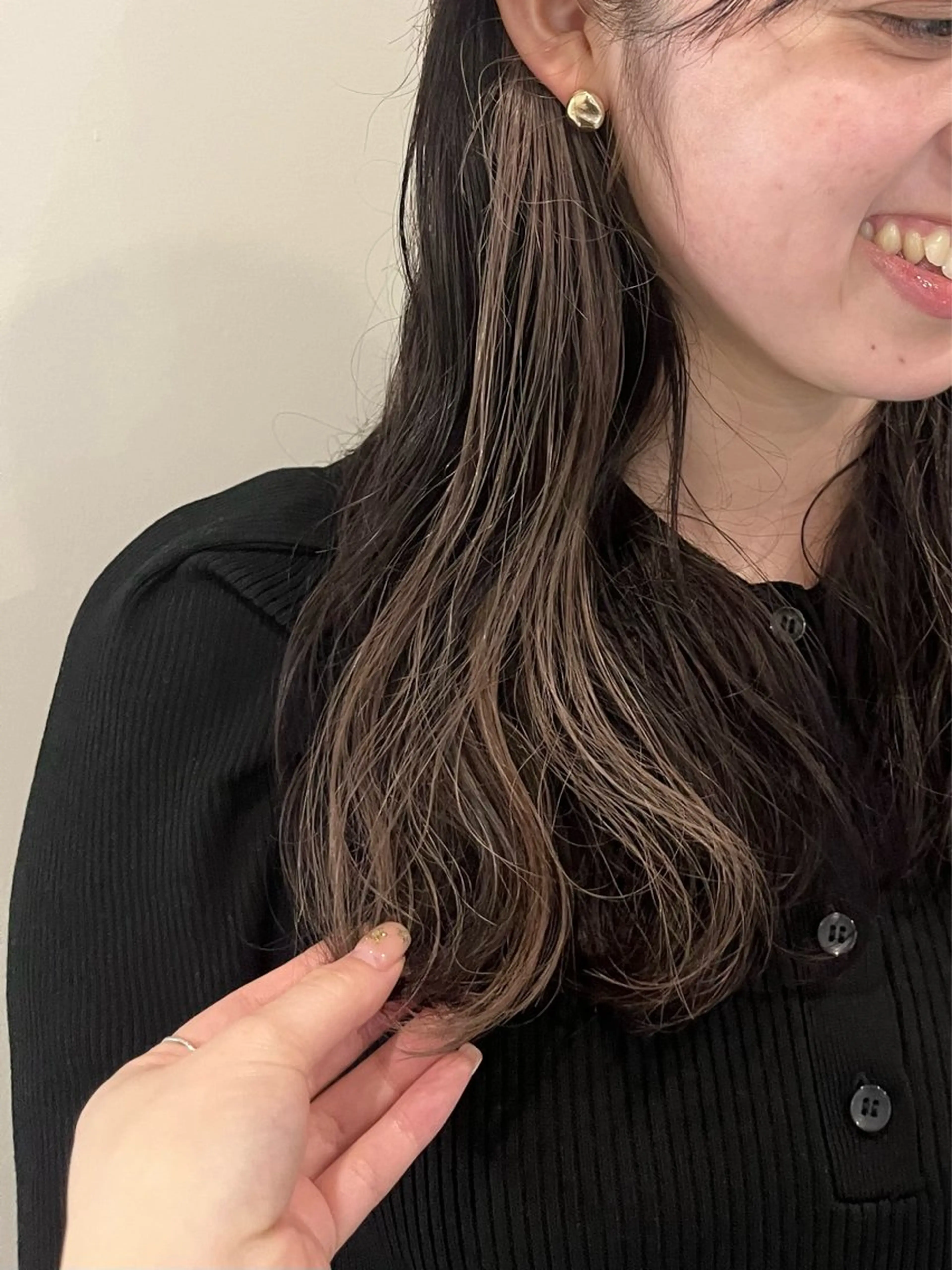 カラー ブリーチ インナーカラー レイヤーカット🦢 sayaのヘアスタイル