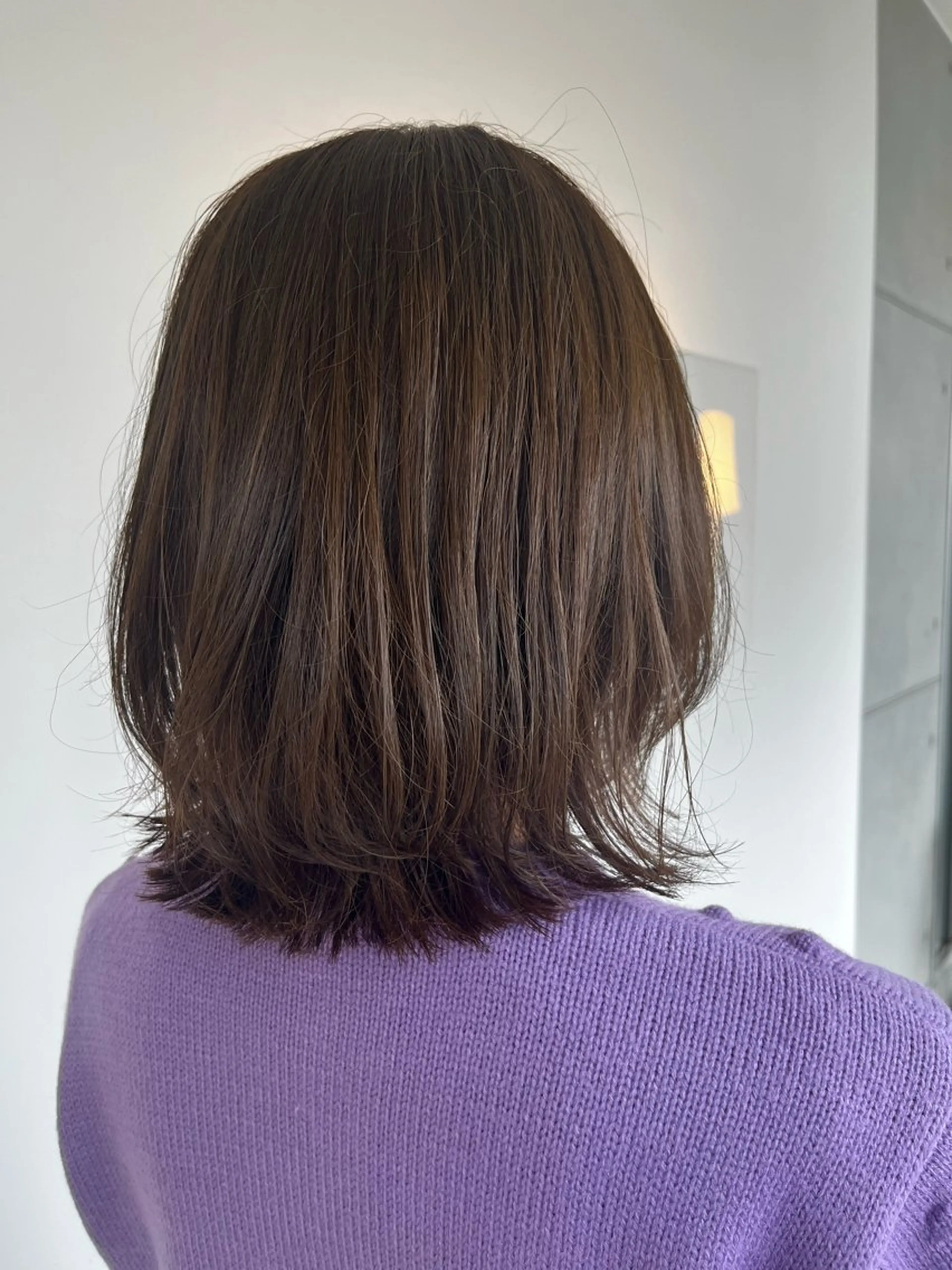 ミディアム ミディアムレイヤー レイヤーカット 外ハネヘア sharon所属・おせ ちさとのヘアスタイル