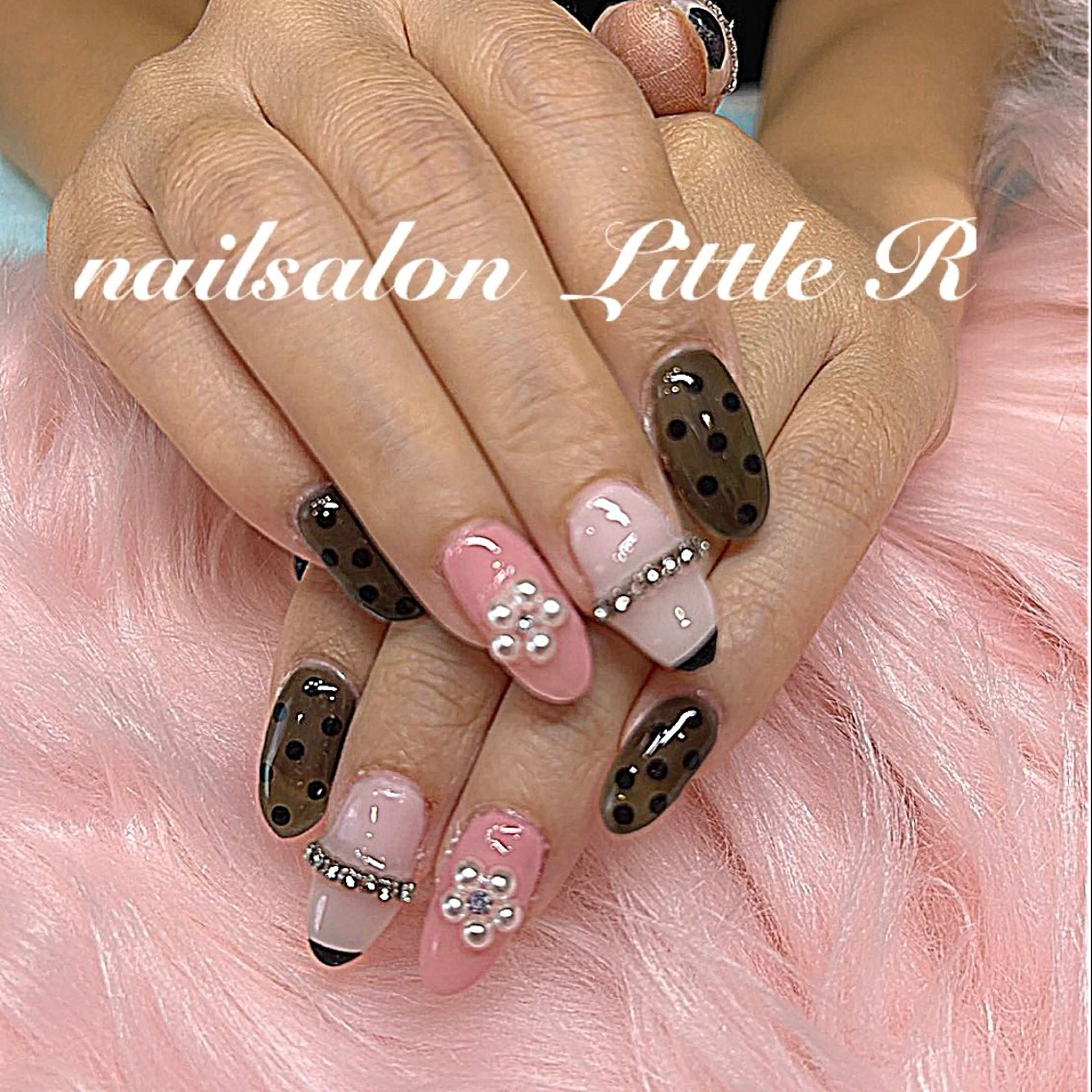 ネイル ドット 持ち込み Nailsalon Little Rのネイルデザイン