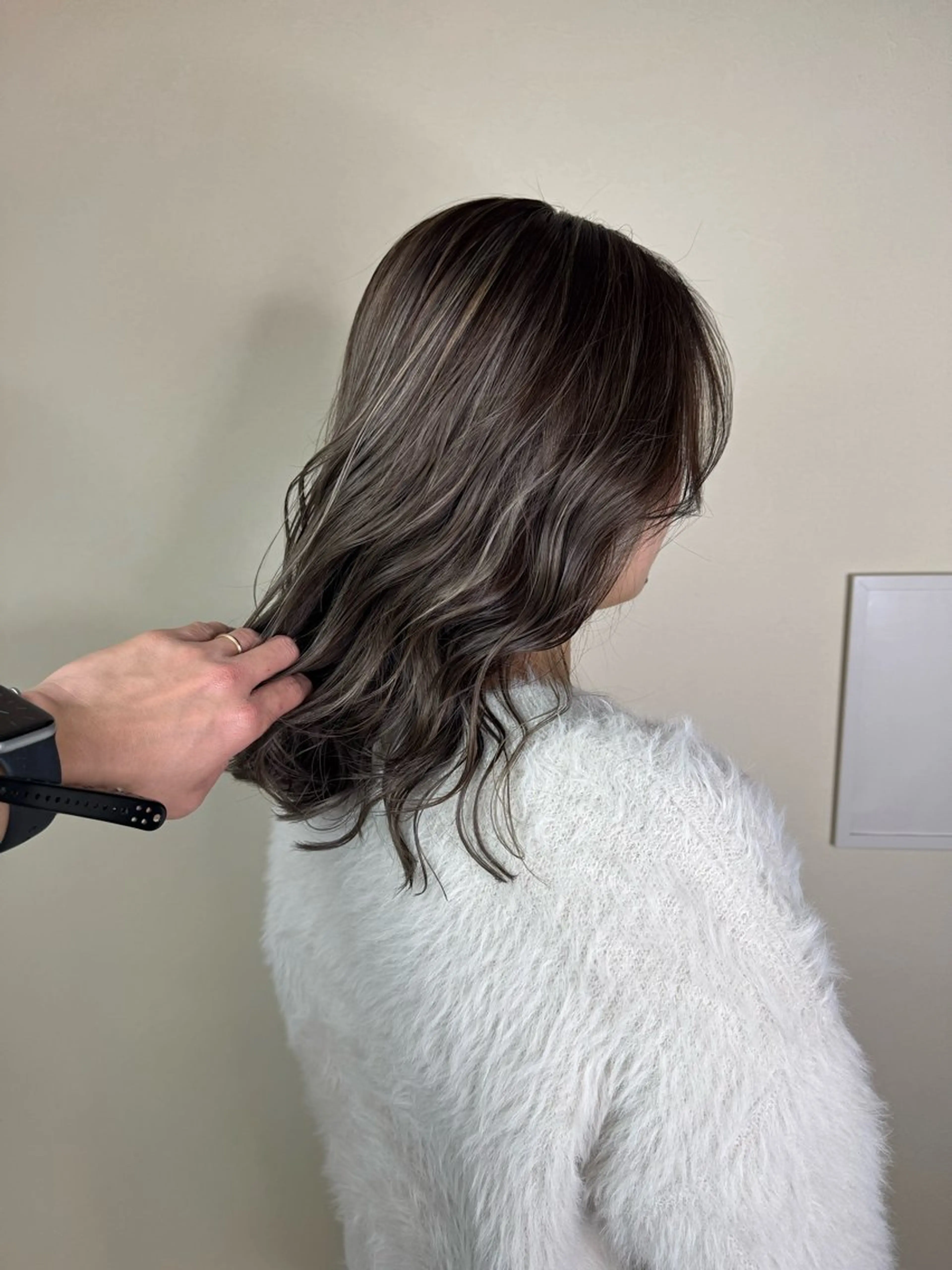 ミディアム カラー グレージュ ハイライトカラー ハイライト カット ヘアカラー トリートメント 鎌倉 光洋のヘアスタイル