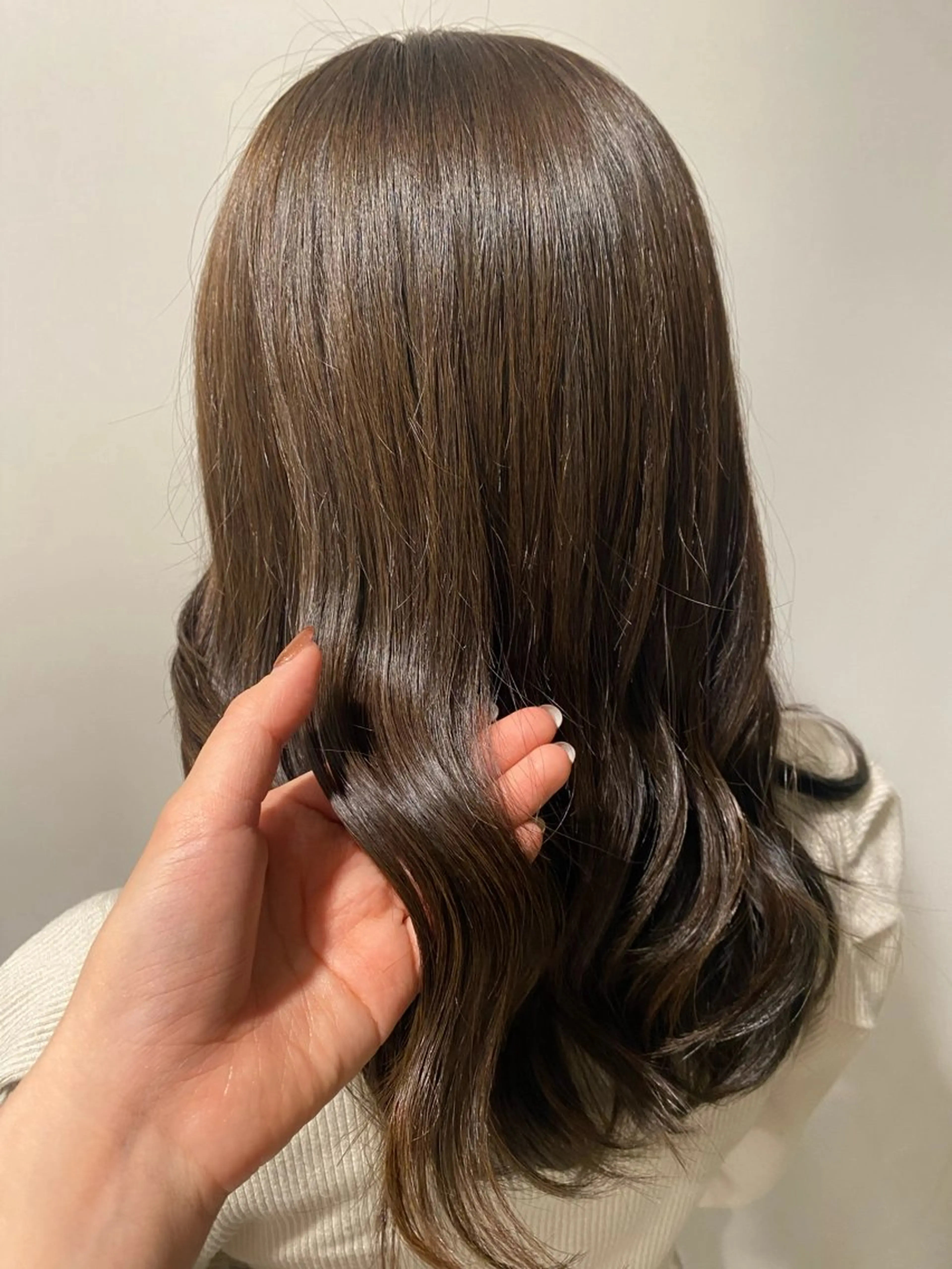 セミロング カラー 🦋‪ハイトーンカラ ー🦋‪熊田 史織のヘアスタイル