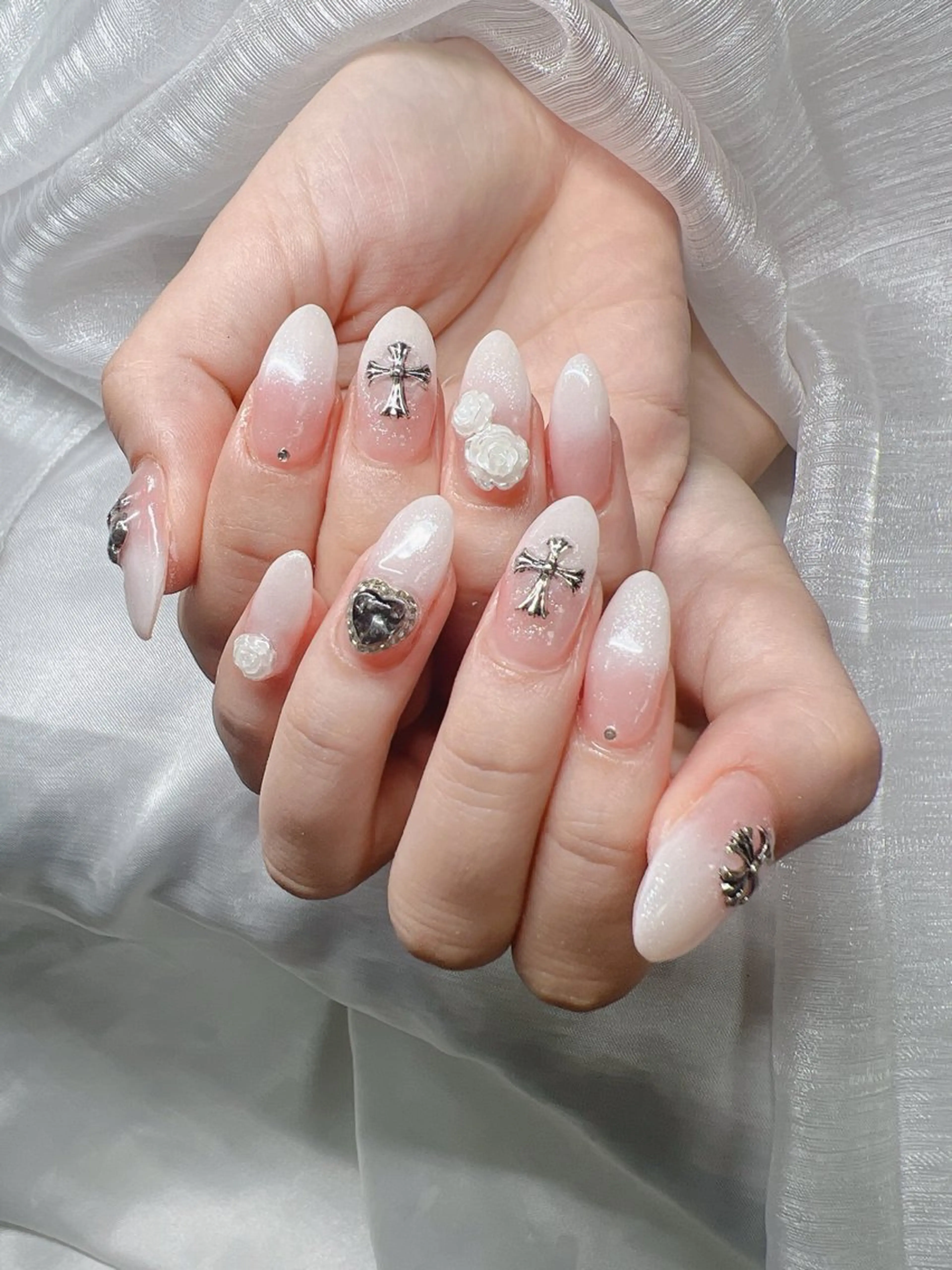 ネイル ハンドネイル Lee Nailsのネイルデザイン