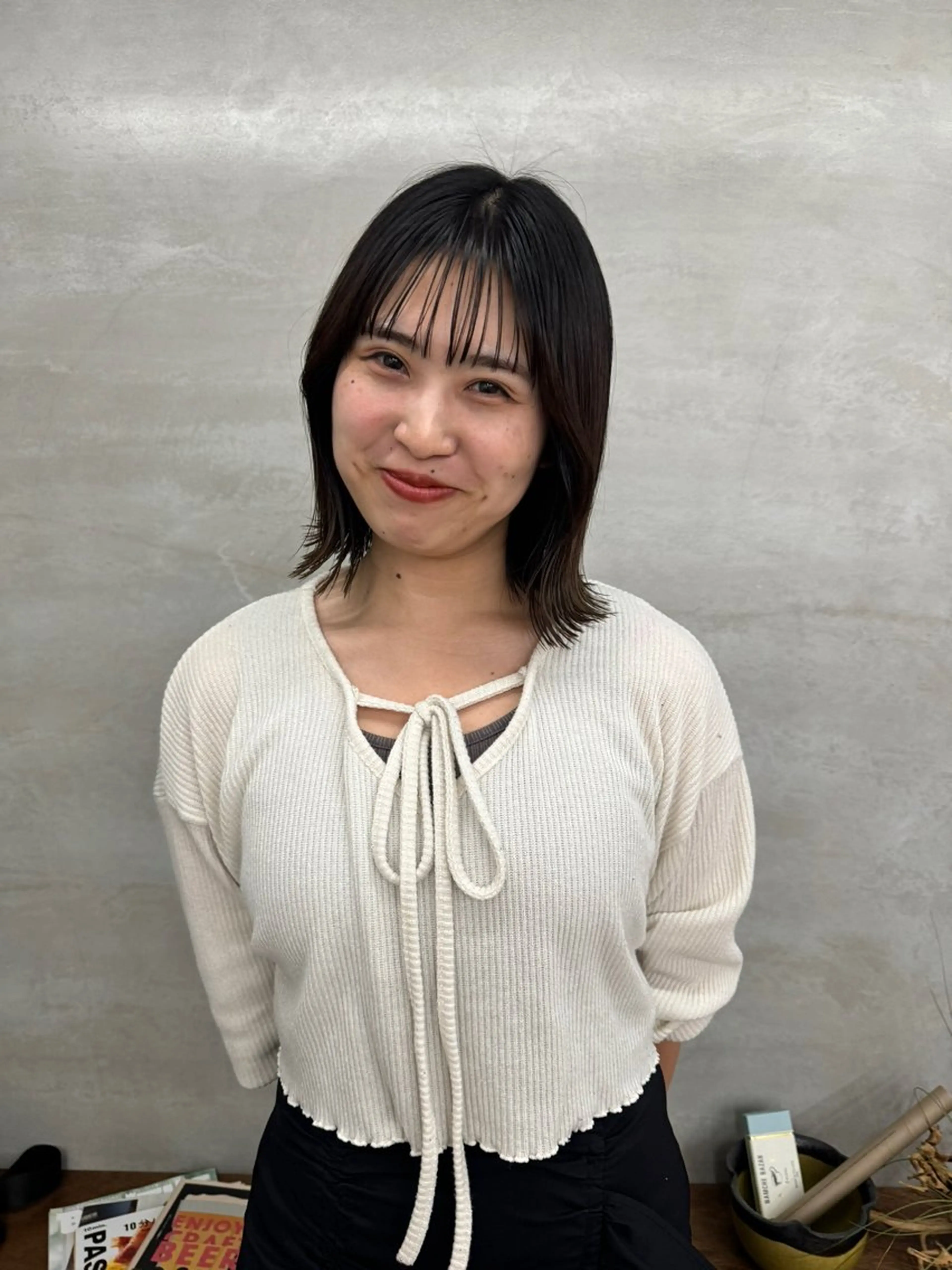 ミディアム カット nalu.所属・前山 七海のヘアスタイル