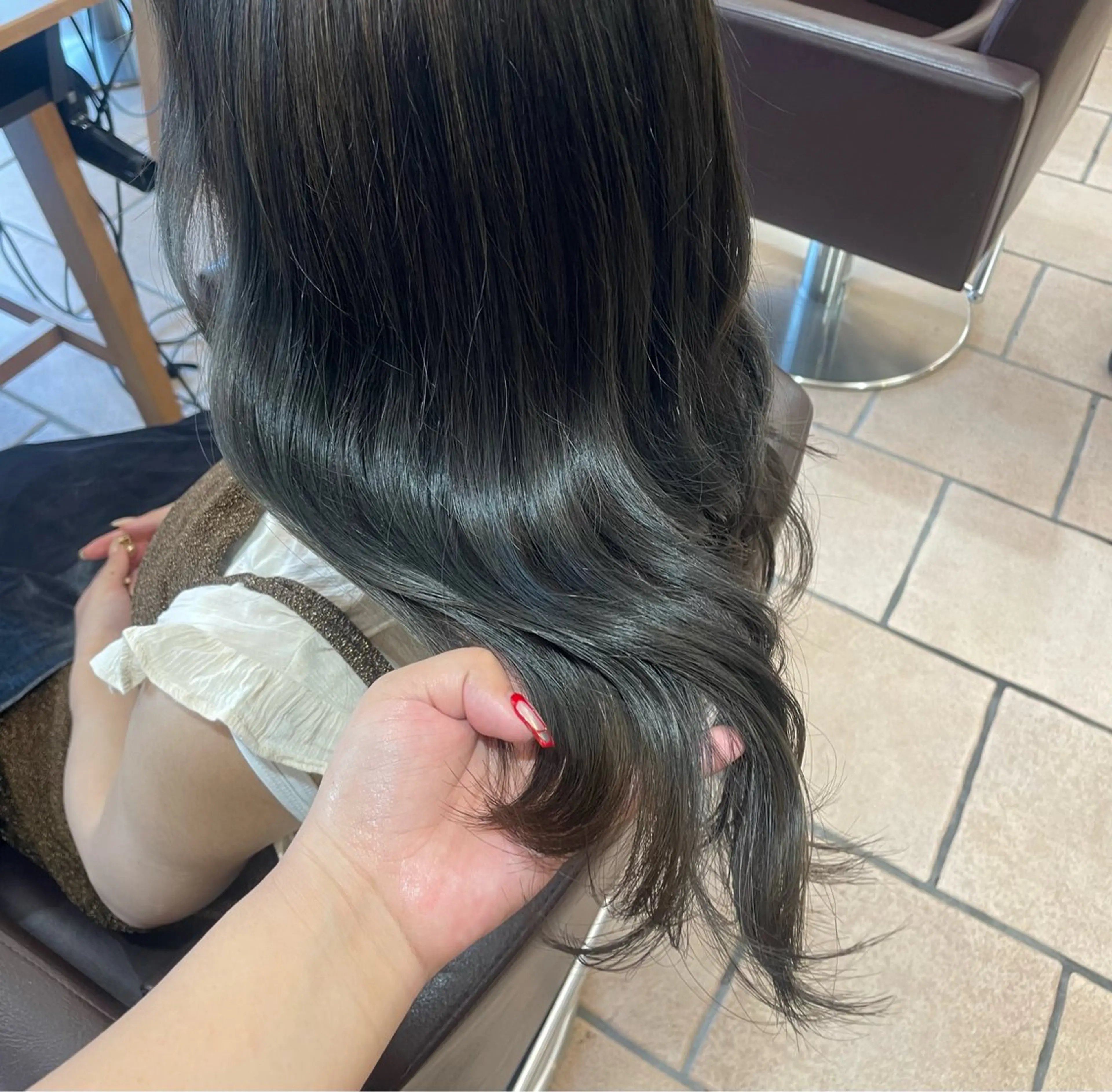 ロング カラー 透明感カラー 石上 遥楓のヘアスタイル