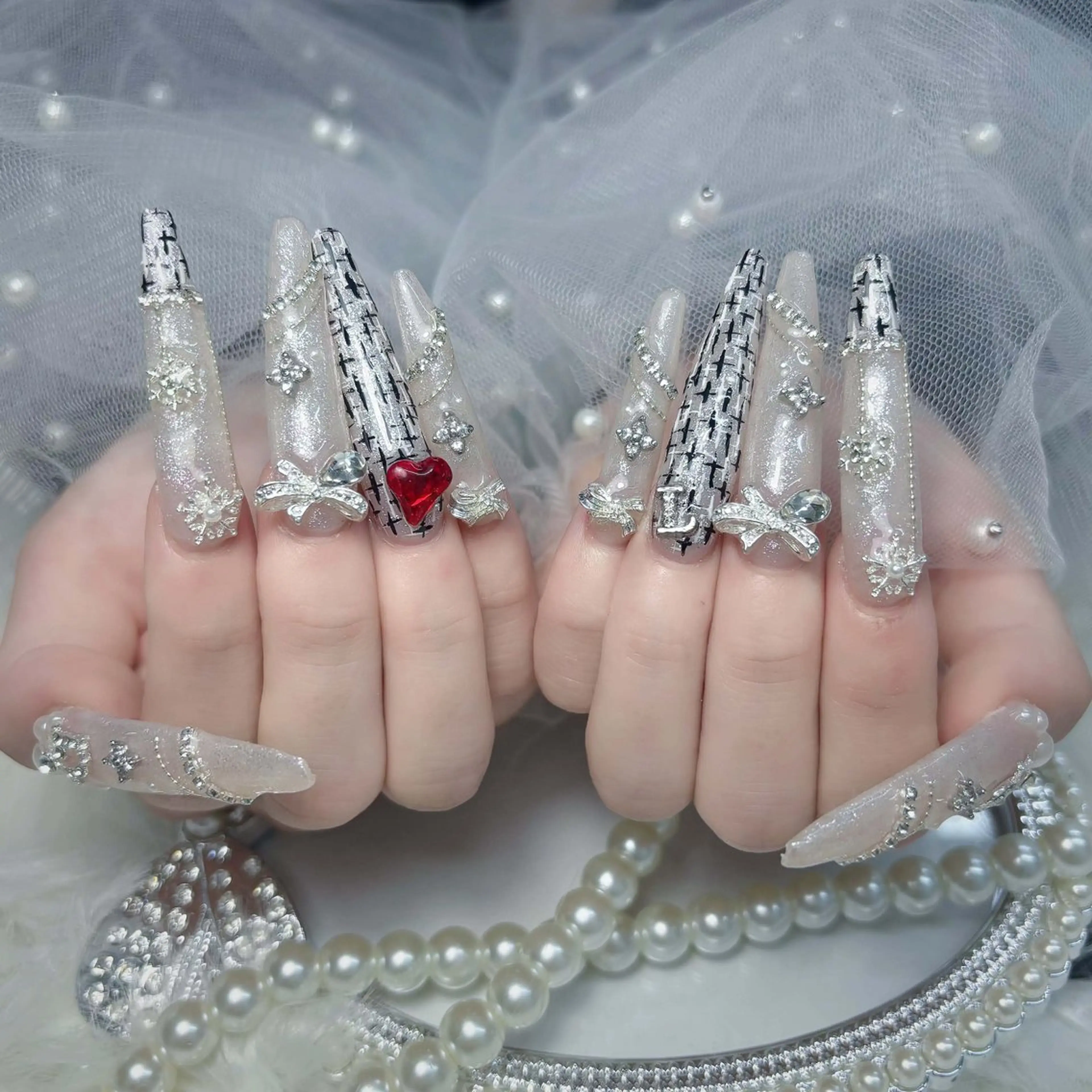 ネイル アートネイル オーロラネイル ブラウン ジェルネイル グラデーション ハンドネイル ハンドケア Nova Nail Shinsaiのネイルデザイン