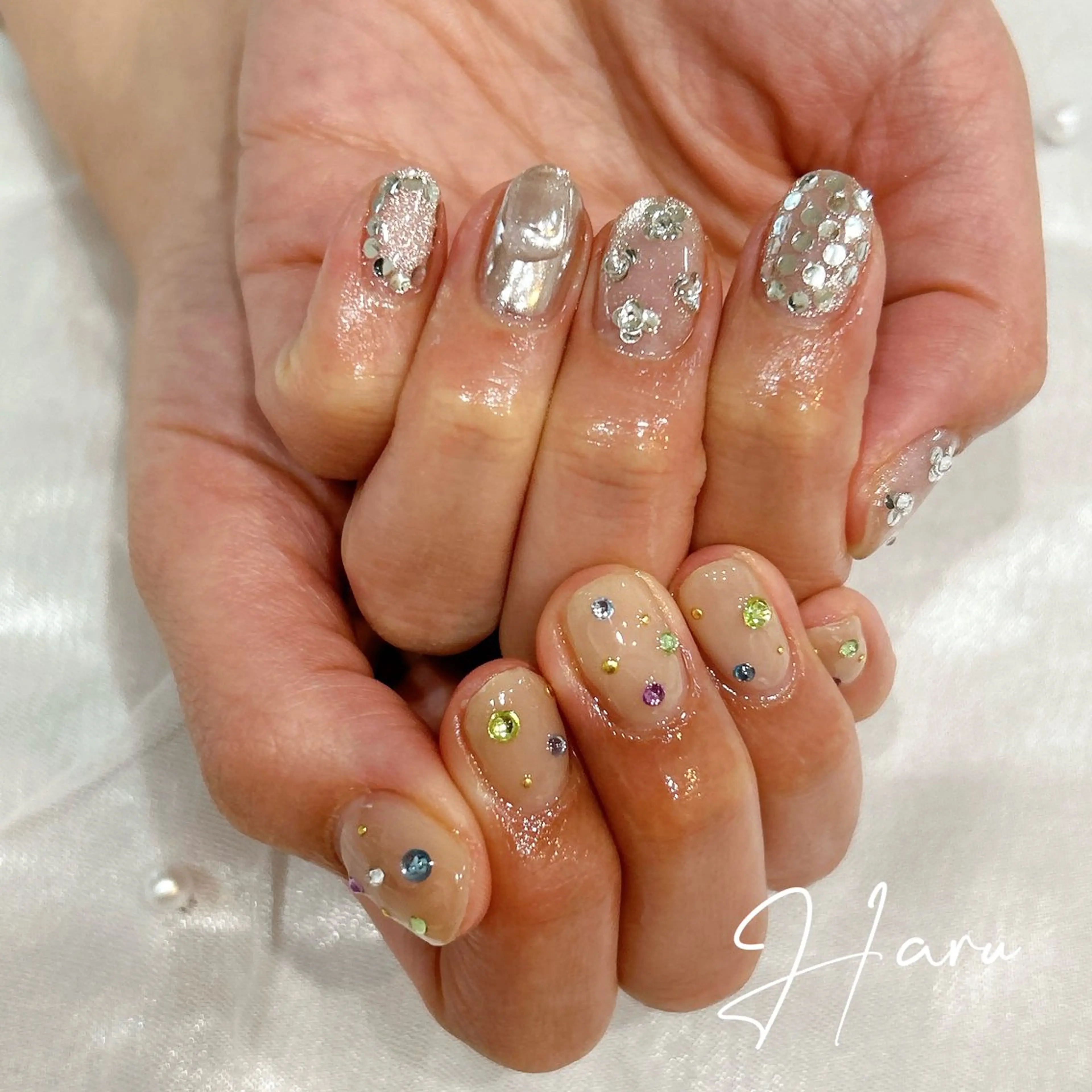 ネイル キラキラネイル シルバー ストーンネイル ハンドネイル Haru .mのネイルデザイン