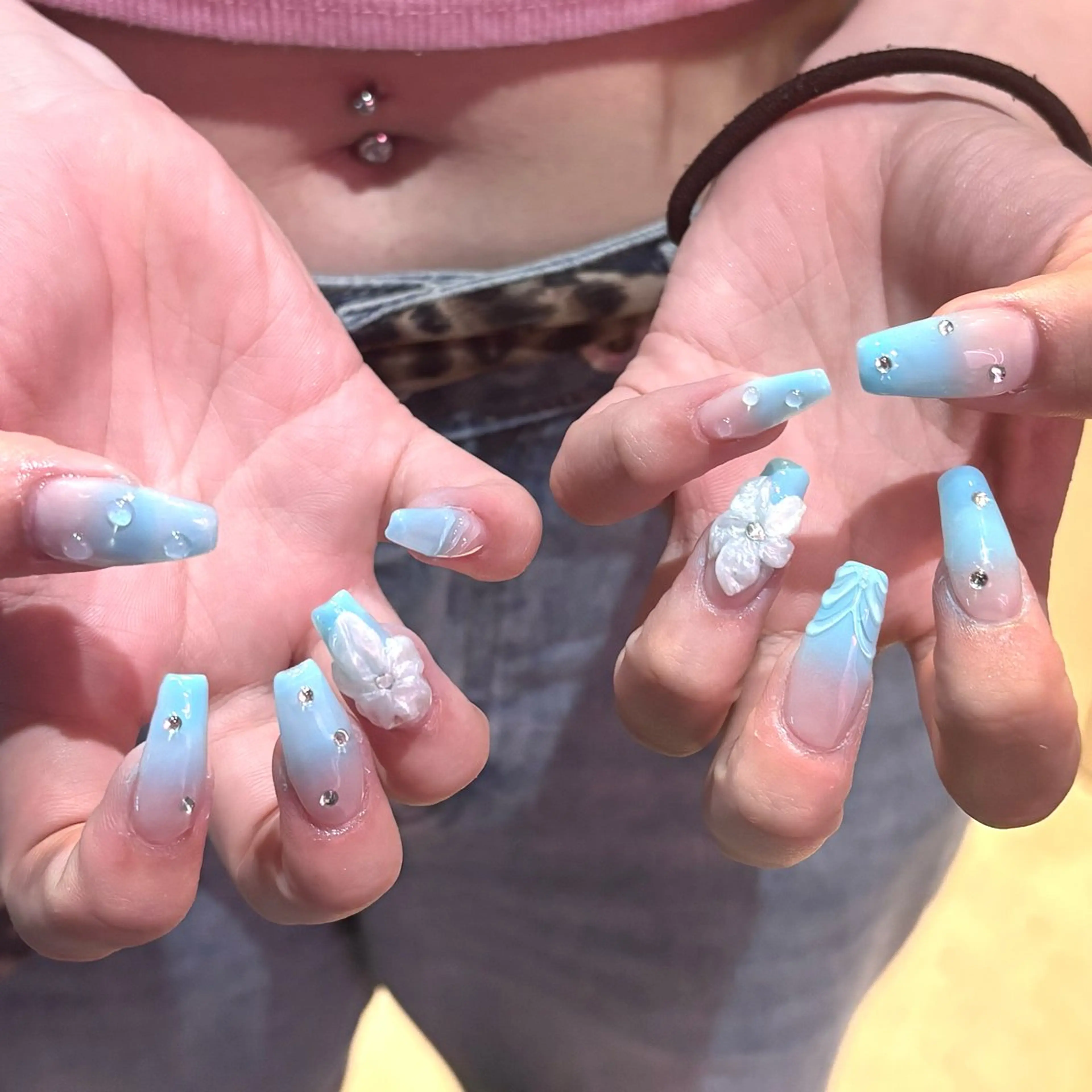 ネイル ハンドネイル WOL TOKYO 🦋shizukuのネイルデザイン