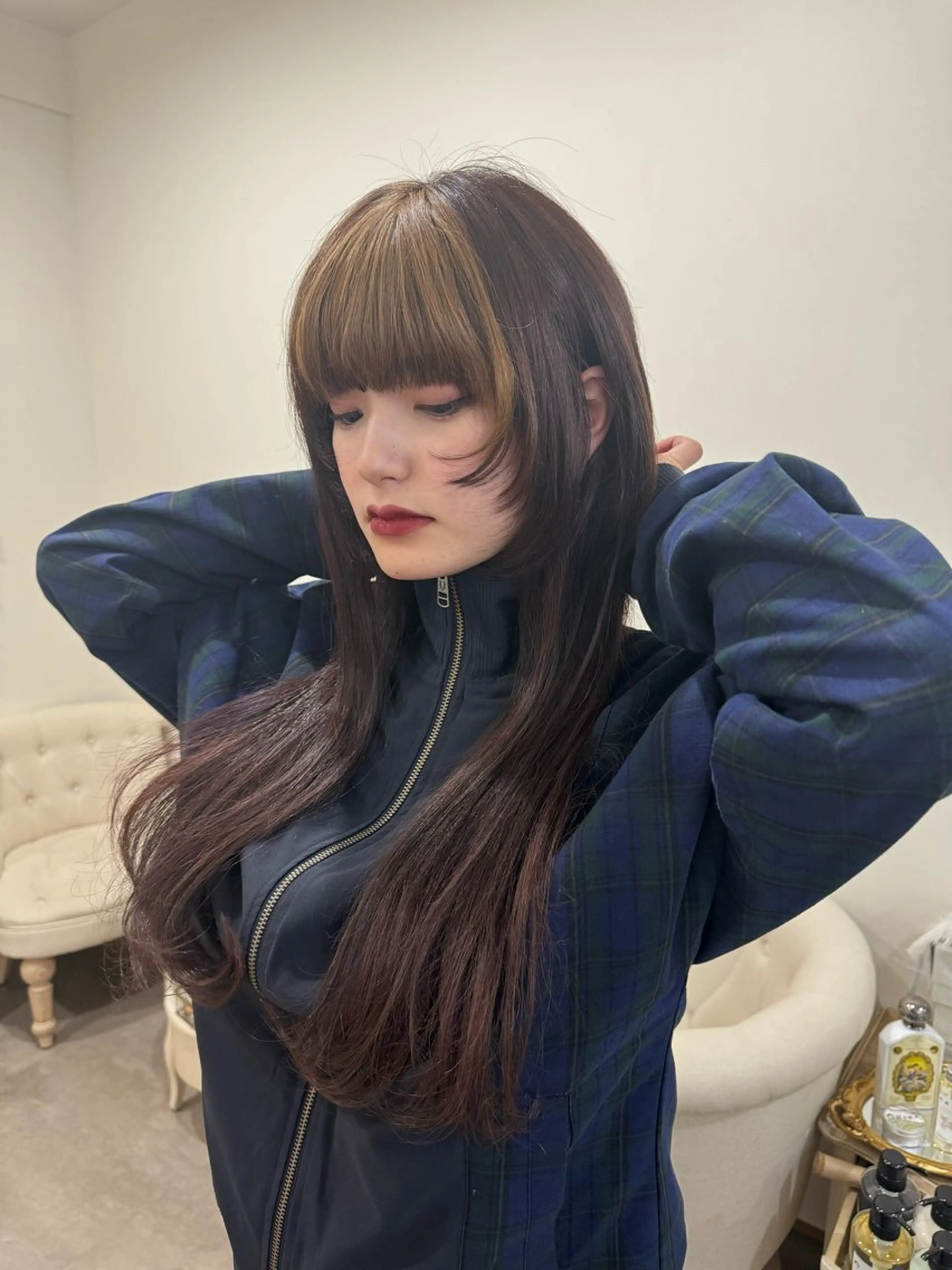 ロング ブリーチカラー AYANEのヘアスタイル