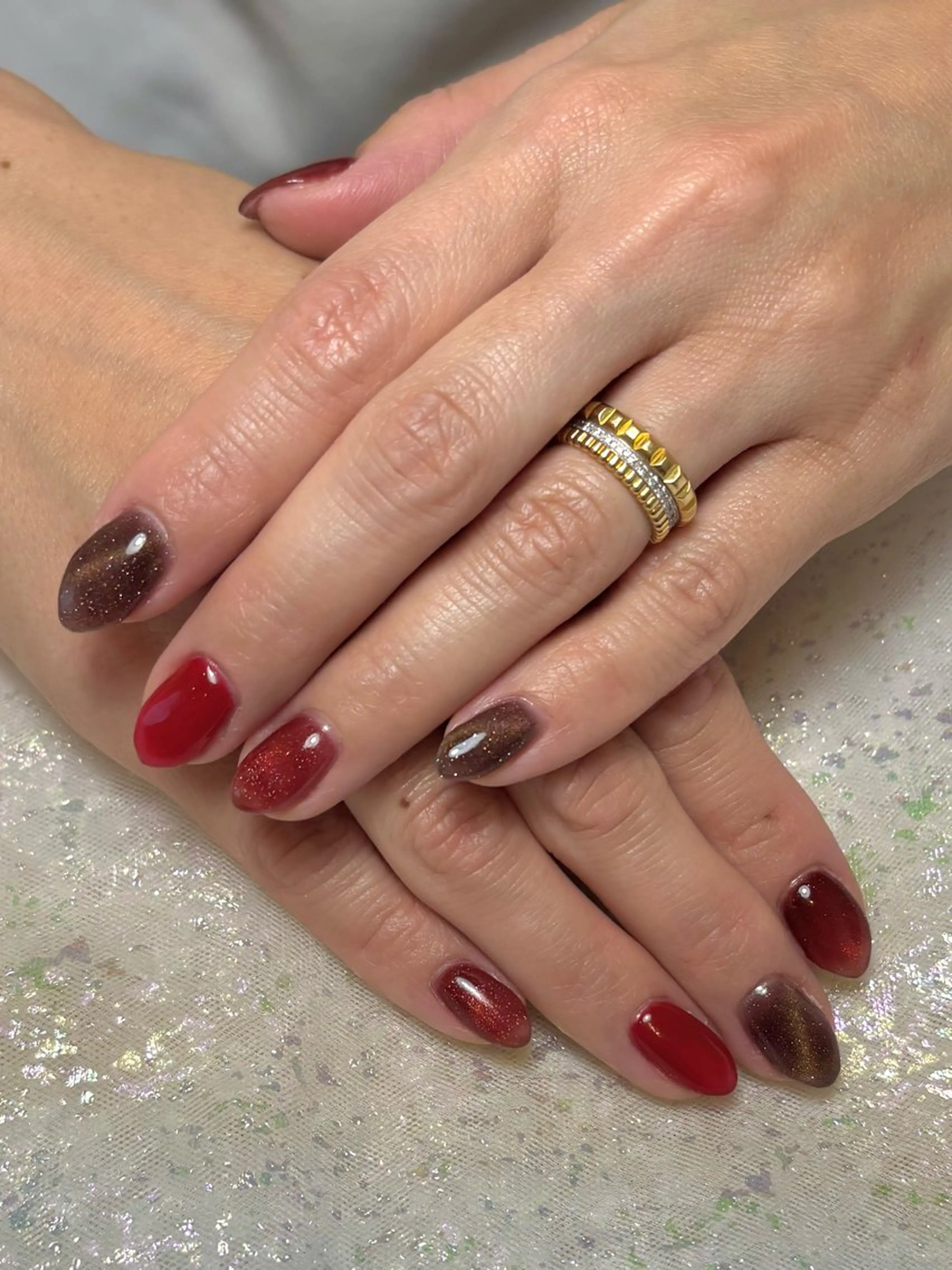 ネイル ブラウン 赤色 ハンドネイル ちゅるんネイル🎀 Yuriのネイルデザイン