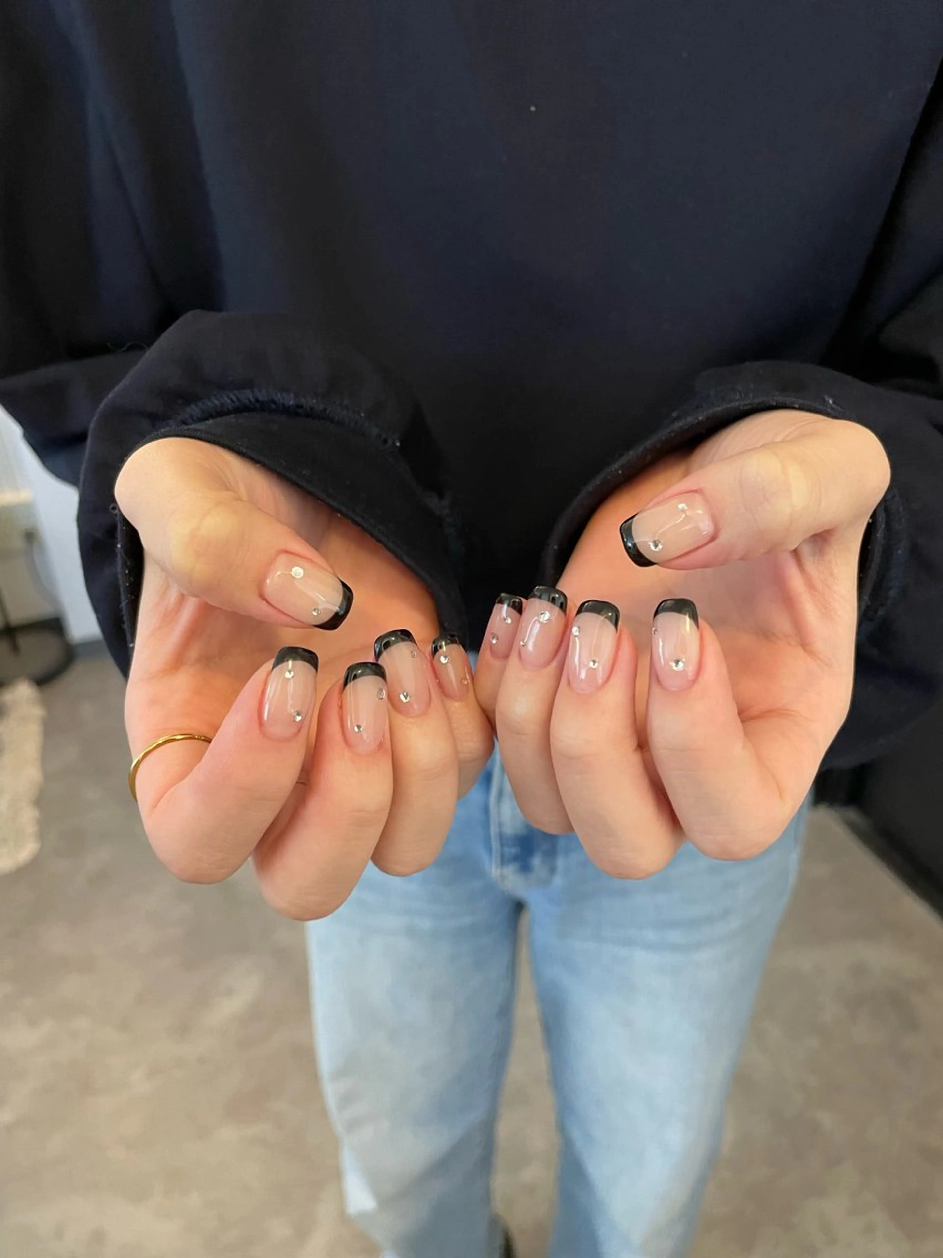 ネイル フレンチネイル ストーンネイル ハンドネイル roof nailのネイルデザイン