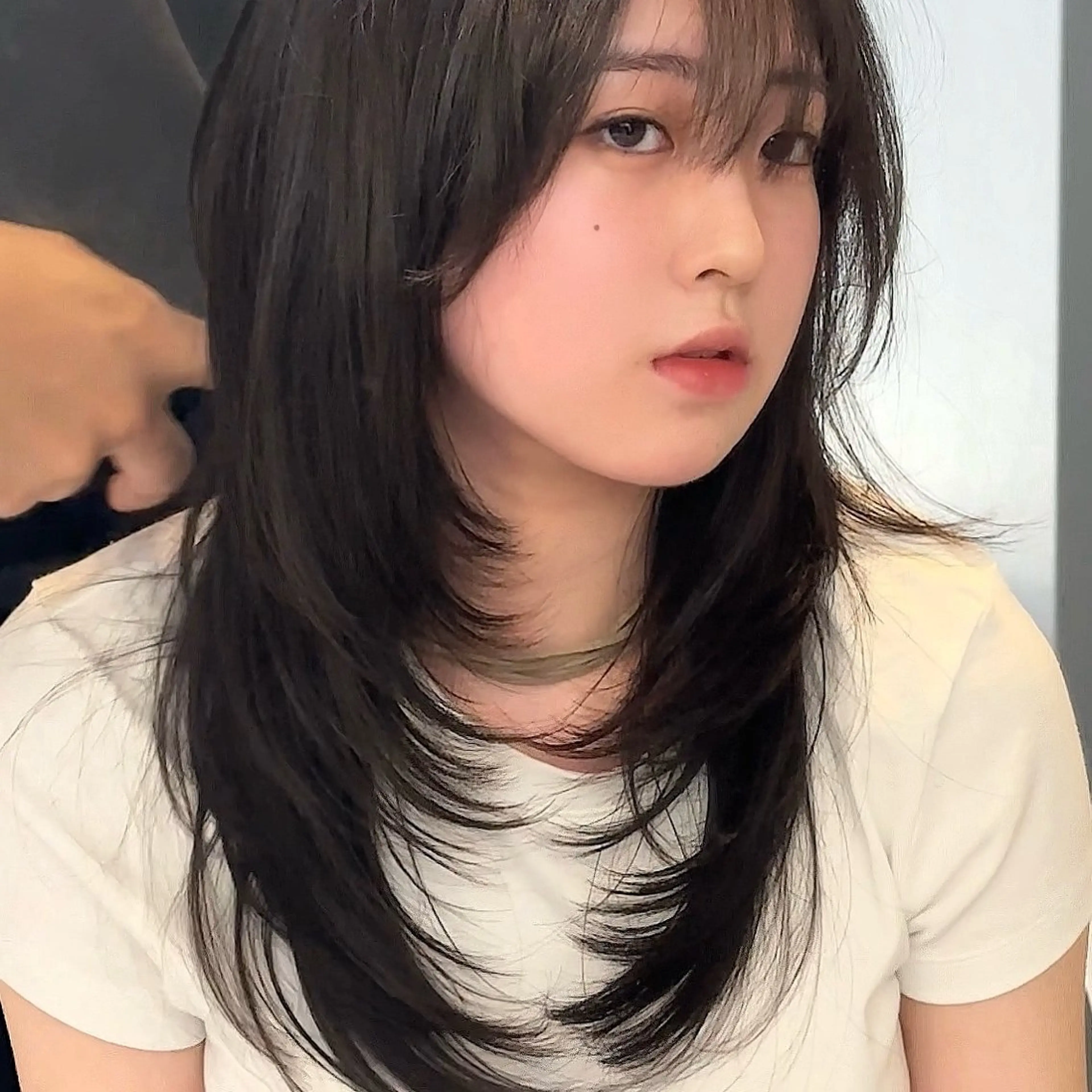 【顔周りレイヤースタイルにしたい方限定⭐️】※ミディアムからロングのみ　カット➕オージュアトリートメント❣️の写真