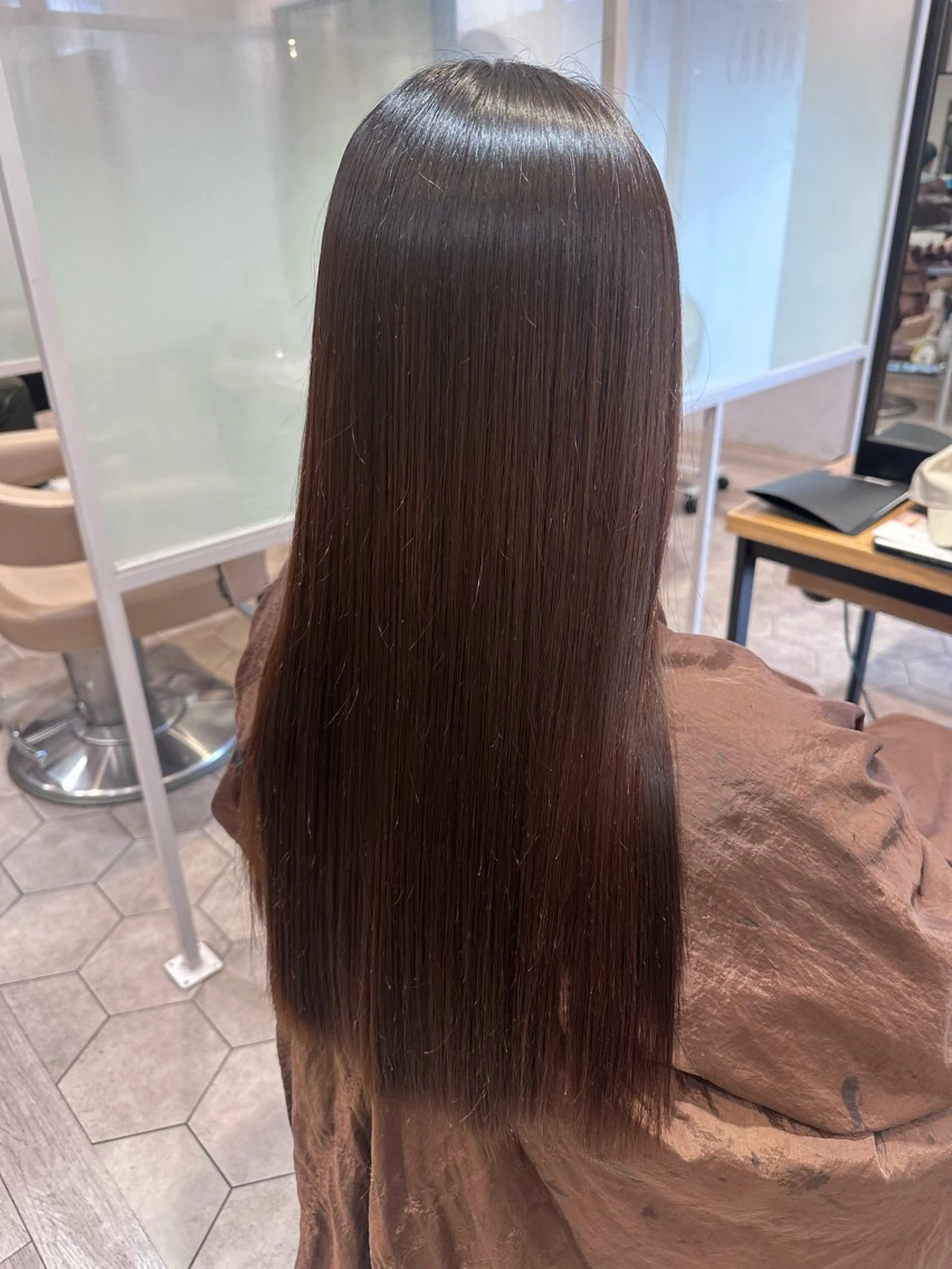 ロング カット 縮毛矯正 トリートメント アースセンター南所属・大引 優のヘアスタイル