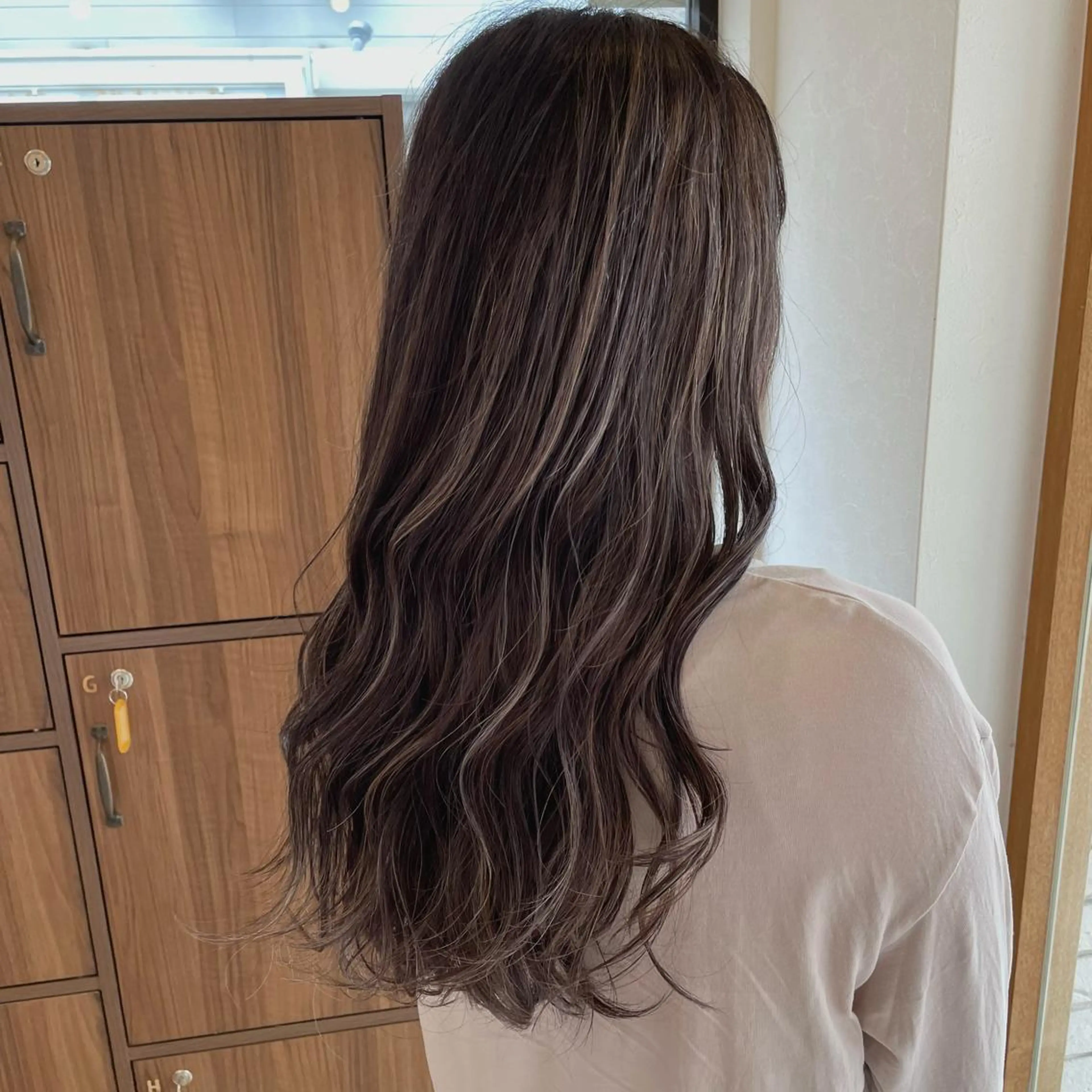 ロング カラー ヘアアレンジ ハイライトカラー ハイライト カット ヘアカラー トリートメント 🎗秋山勇 /三宮指名No.1のヘアスタイル