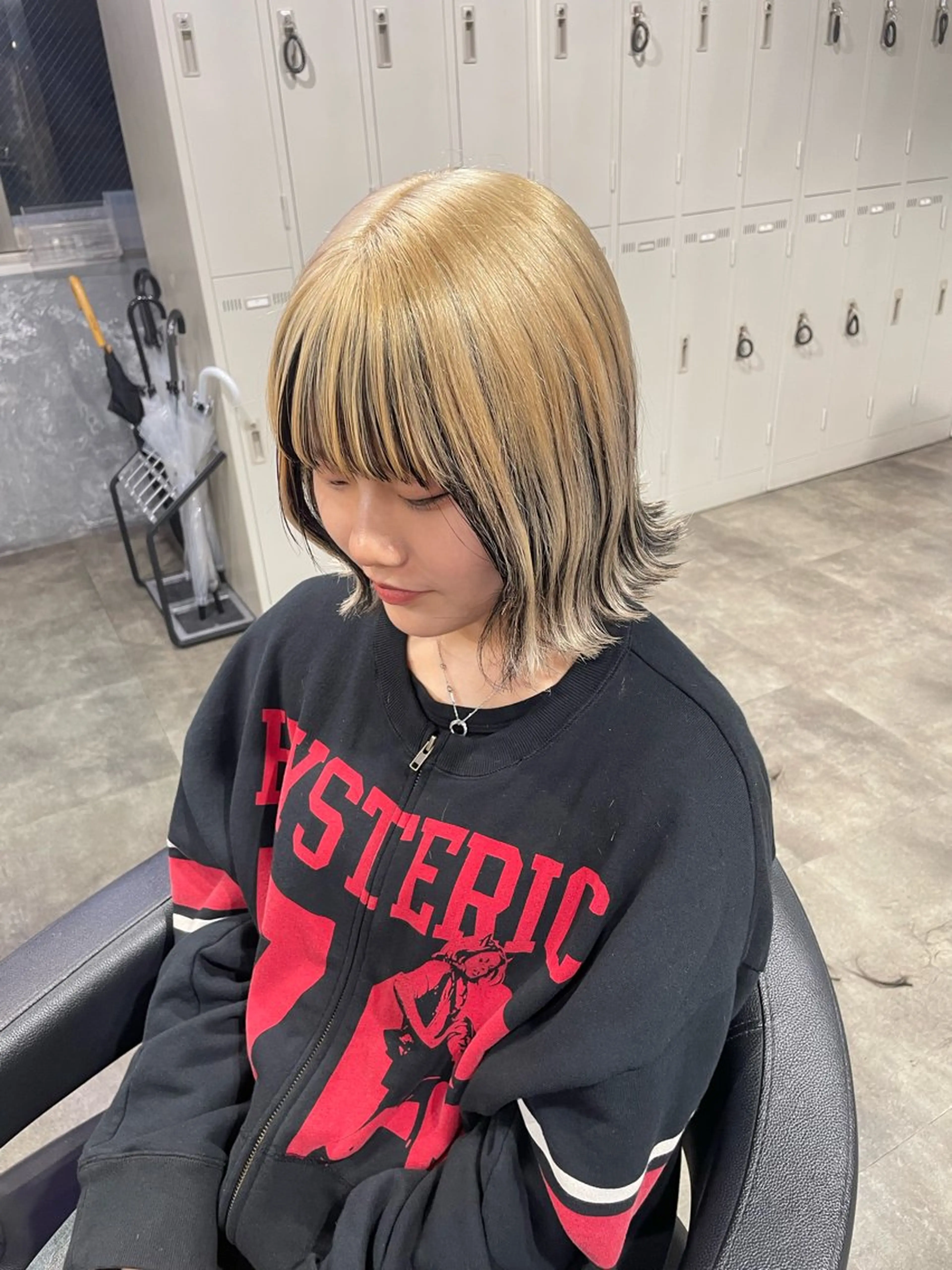 ミディアム カラー ハイトーンブロンド 横浜💞ミオのヘアスタイル