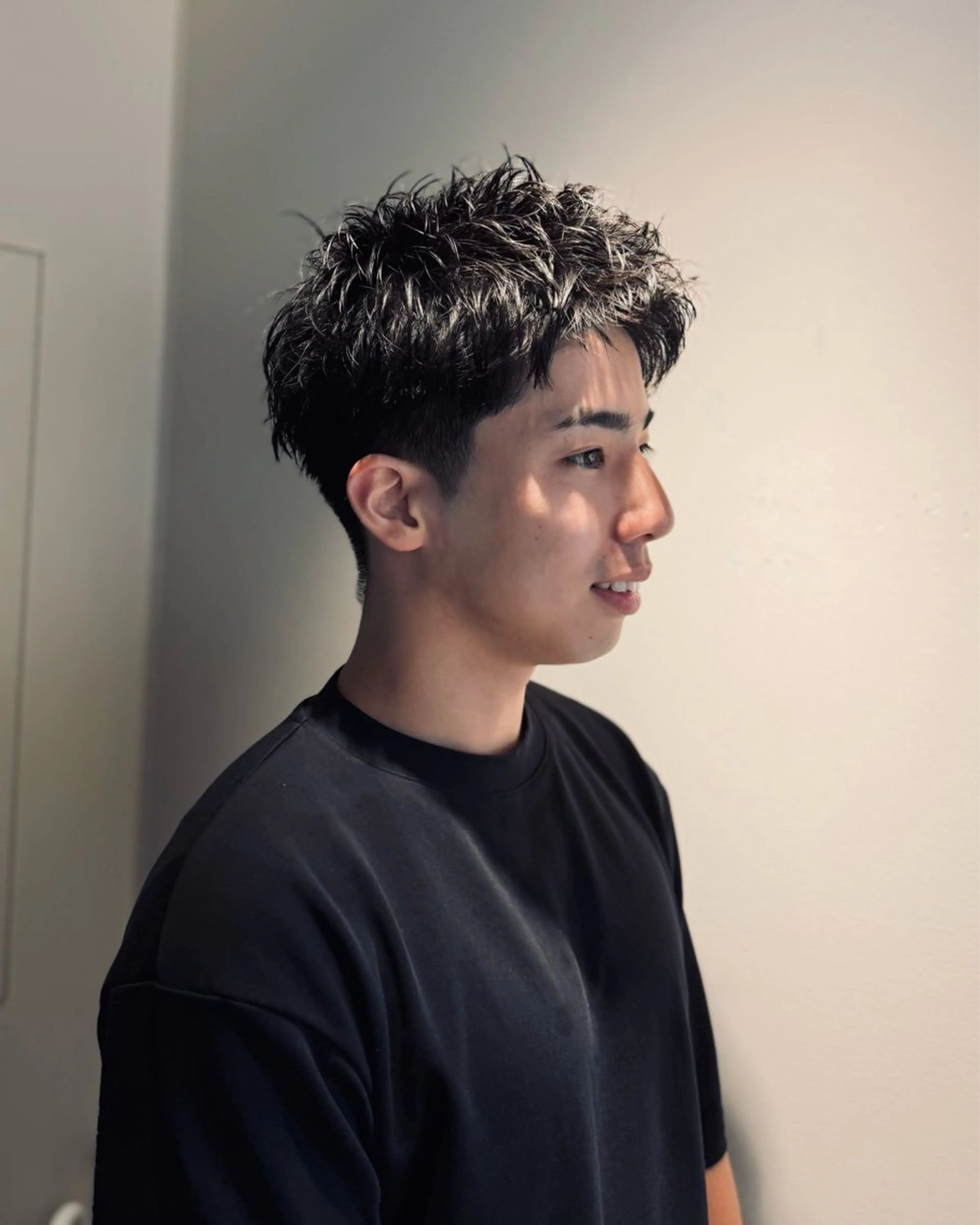 ショート パーマ メンズ メンズパーマ ショートヘア ニュアンスパーマ カット パーマ スパイキーショート 大人パーマ 丸山のヘアスタイル