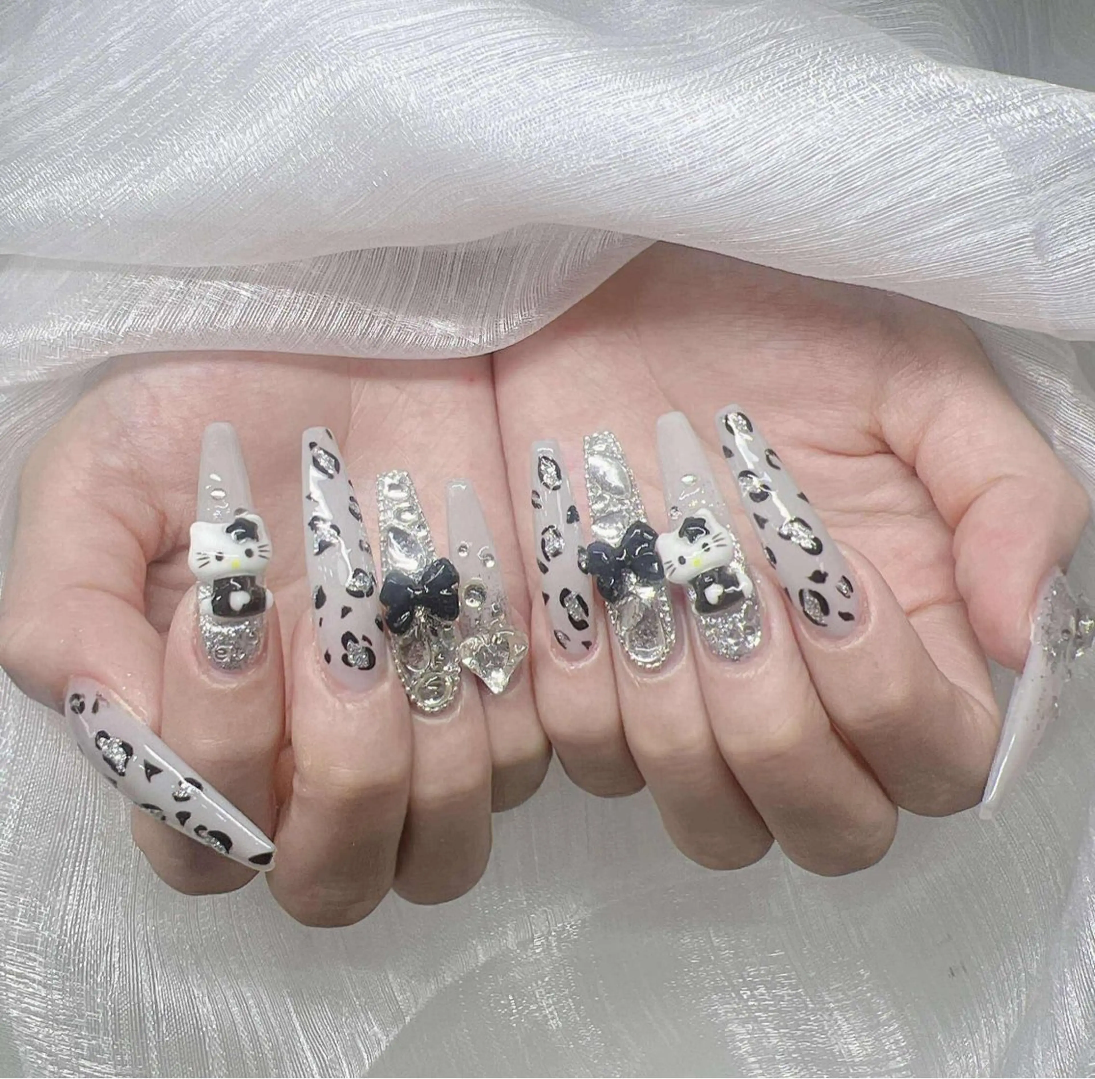 ネイル ハンドネイル Lee Nailsのネイルデザイン