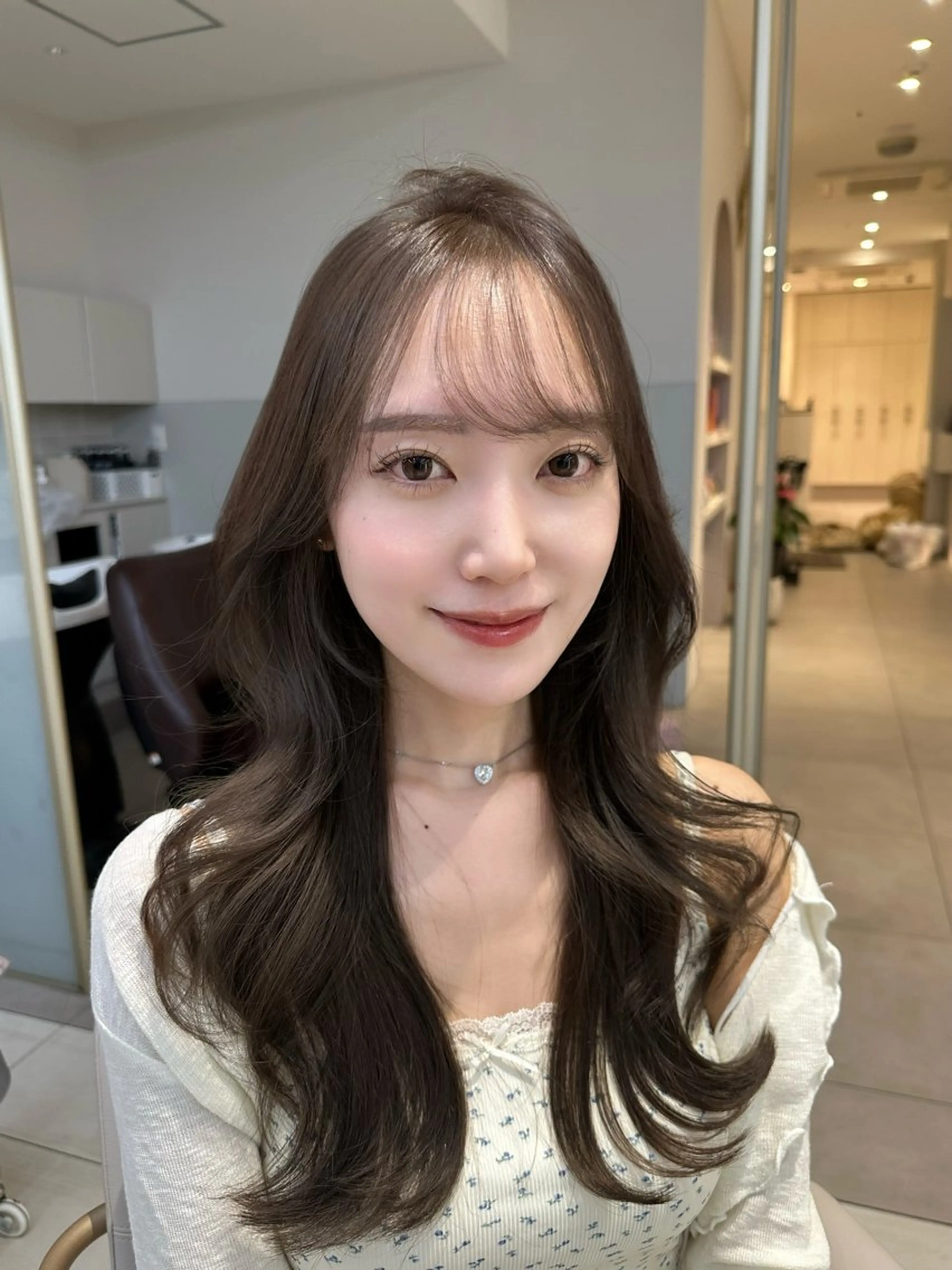ロング oto🎀×美髪× シースルー前髪🤍のヘアスタイル