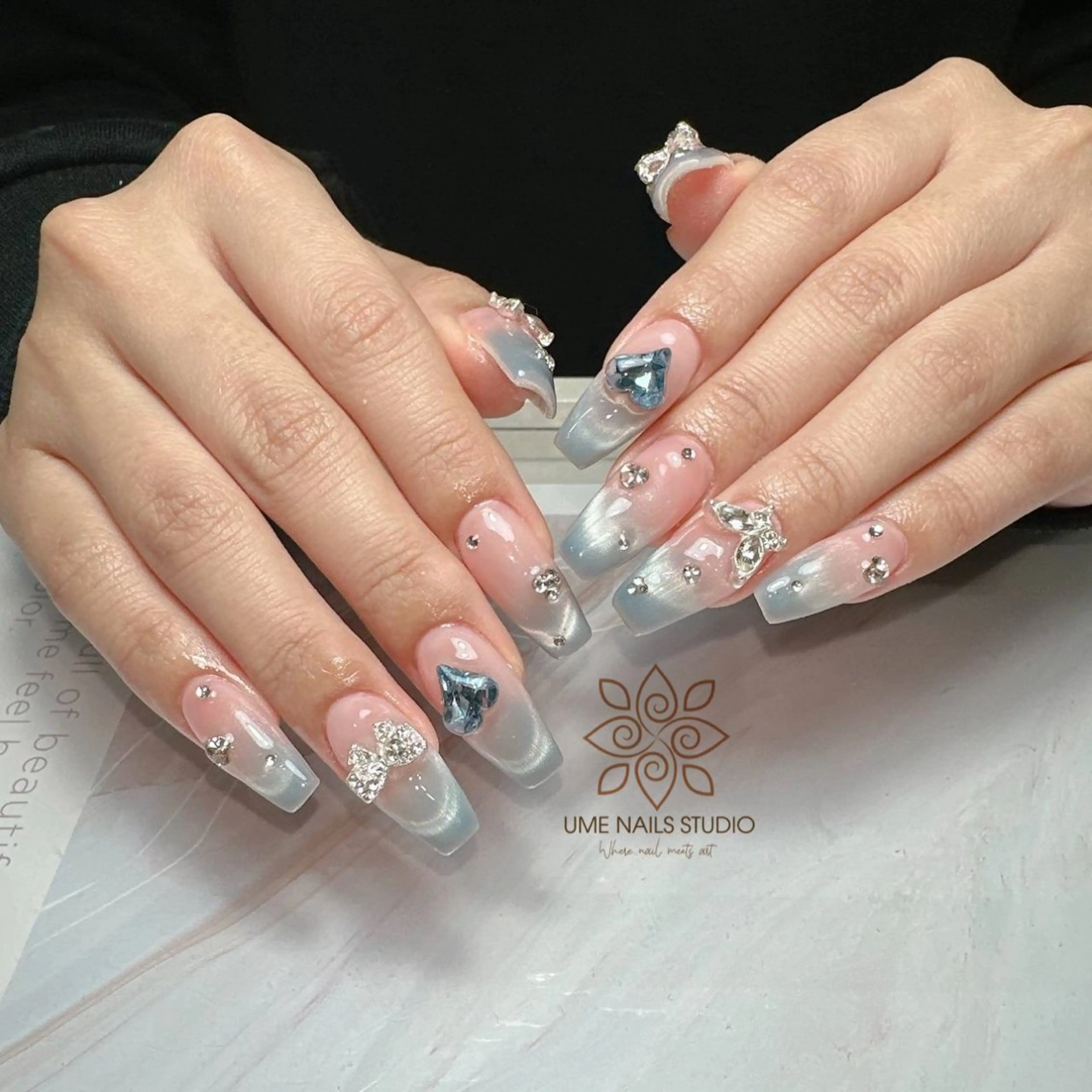ネイル チークネイル クリアネイル ガーリー キラキラネイル 韓国ネイル ハンドネイル Ume Nail Studioのネイルデザイン