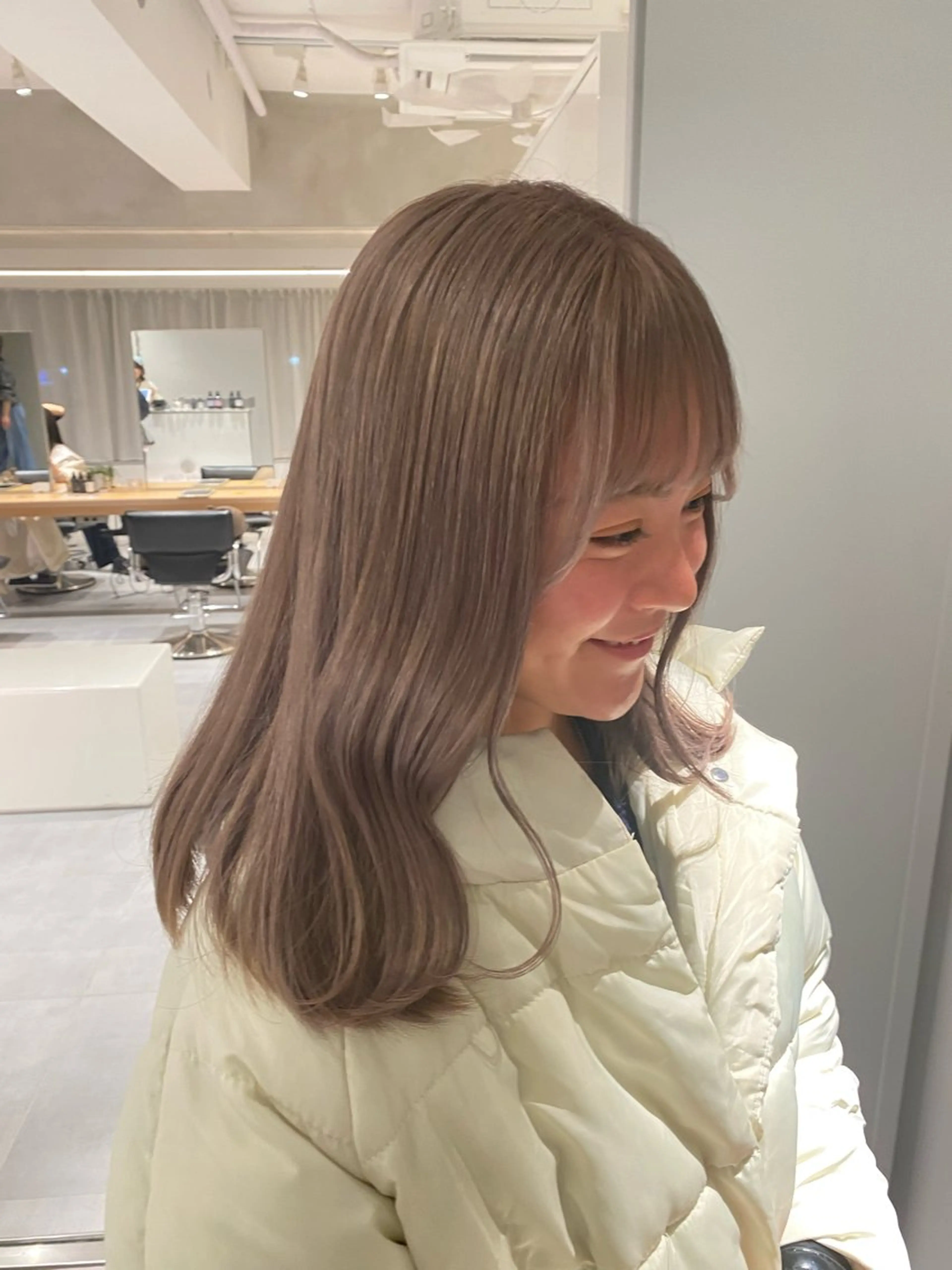 ミディアム カラー ヘアカラー トリートメント ヘッドスパ ヘアセット 小顔ショート✨️ RIEのヘアスタイル