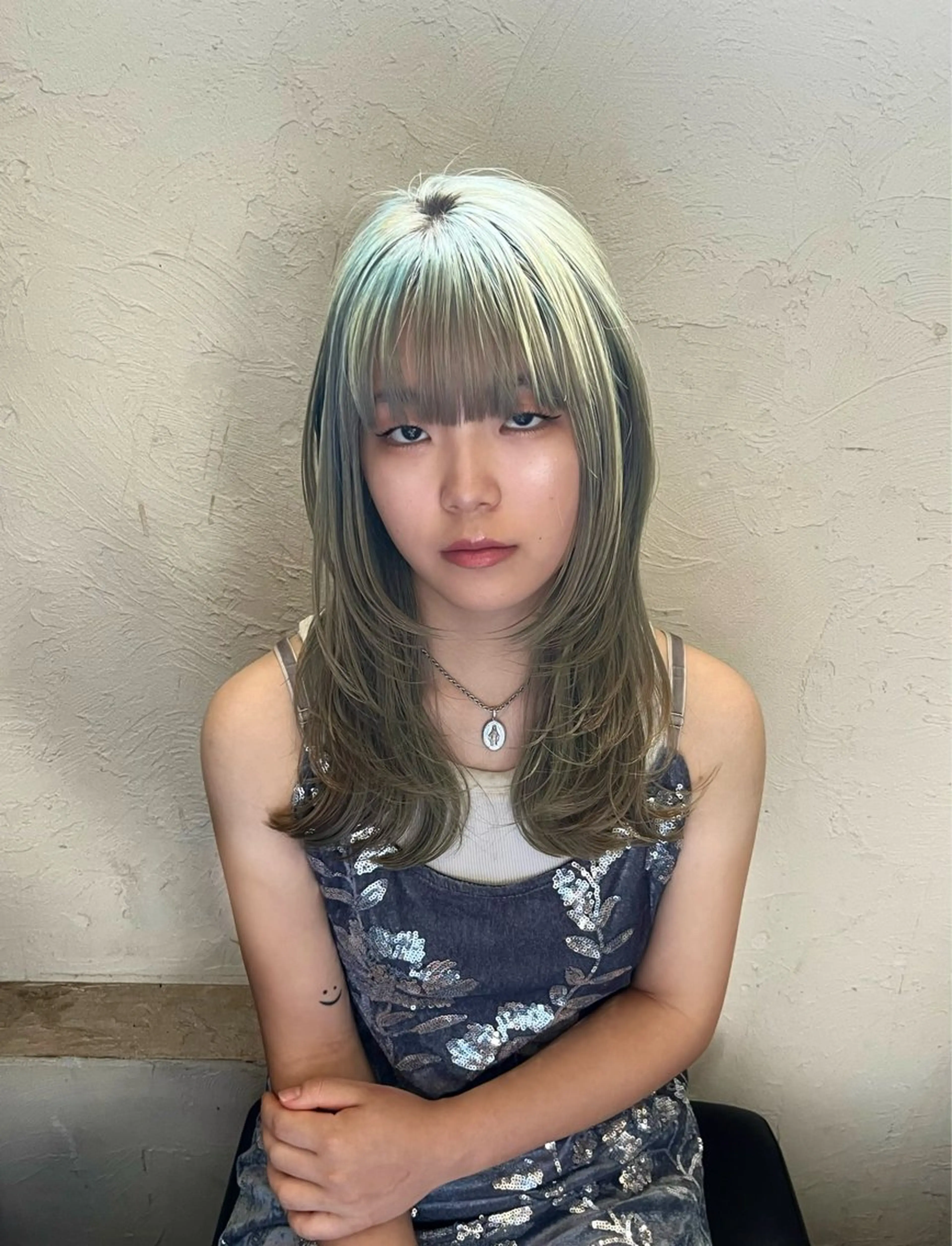 ミディアム カラー ミント ミントグリーン 顔まわりレイヤー レイヤーカット カット ヘアカラー トリートメント フェイスレイヤー/ カラー/konoのヘアスタイル