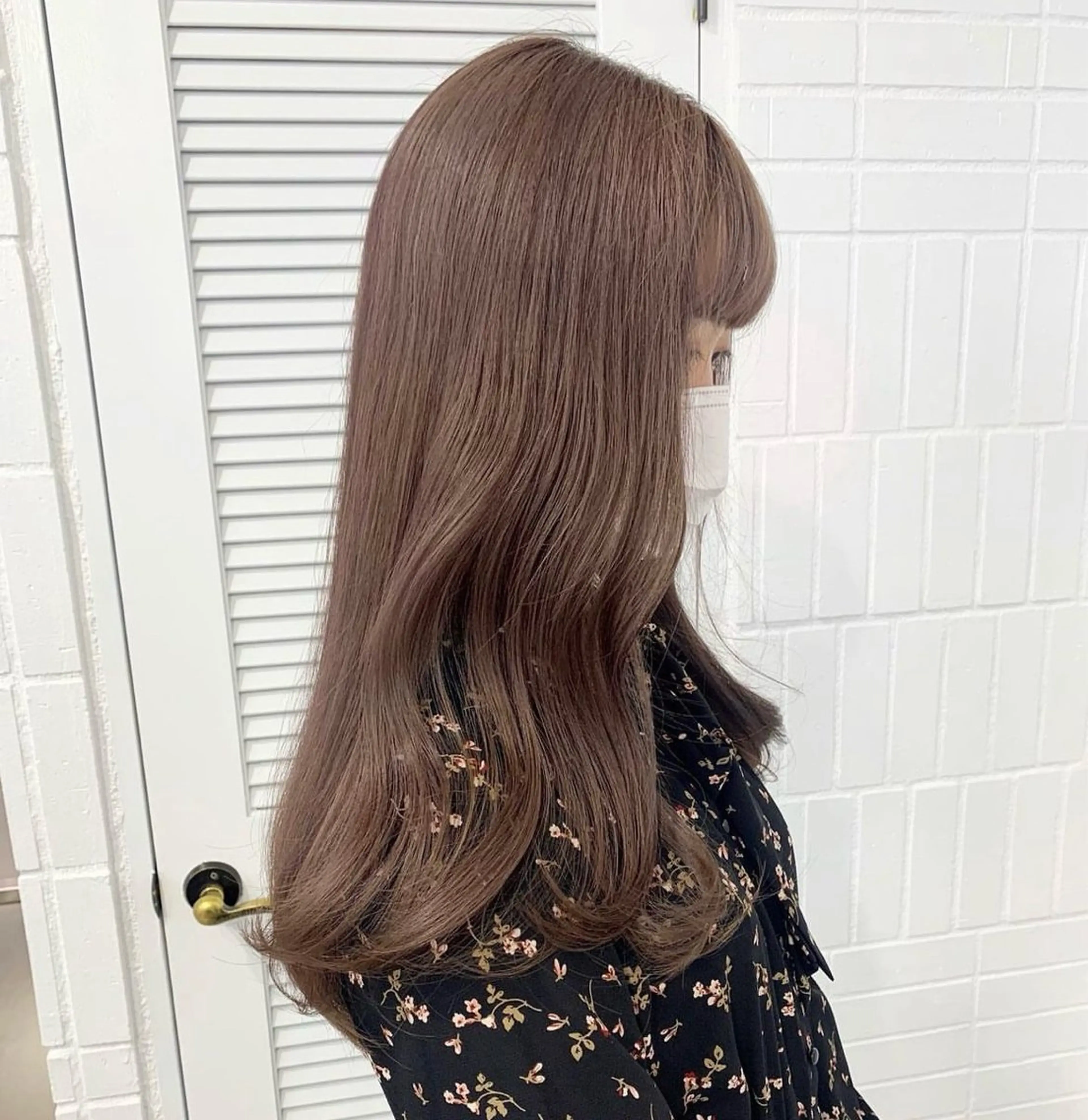 ロング カラー ブリーチ 透明感カラー グレージュ ラベンダーカラー ラベンダーグレージュ カット ヘアカラー トリートメント レイヤー×グレージュ /ピンク🩷mioのヘアスタイル