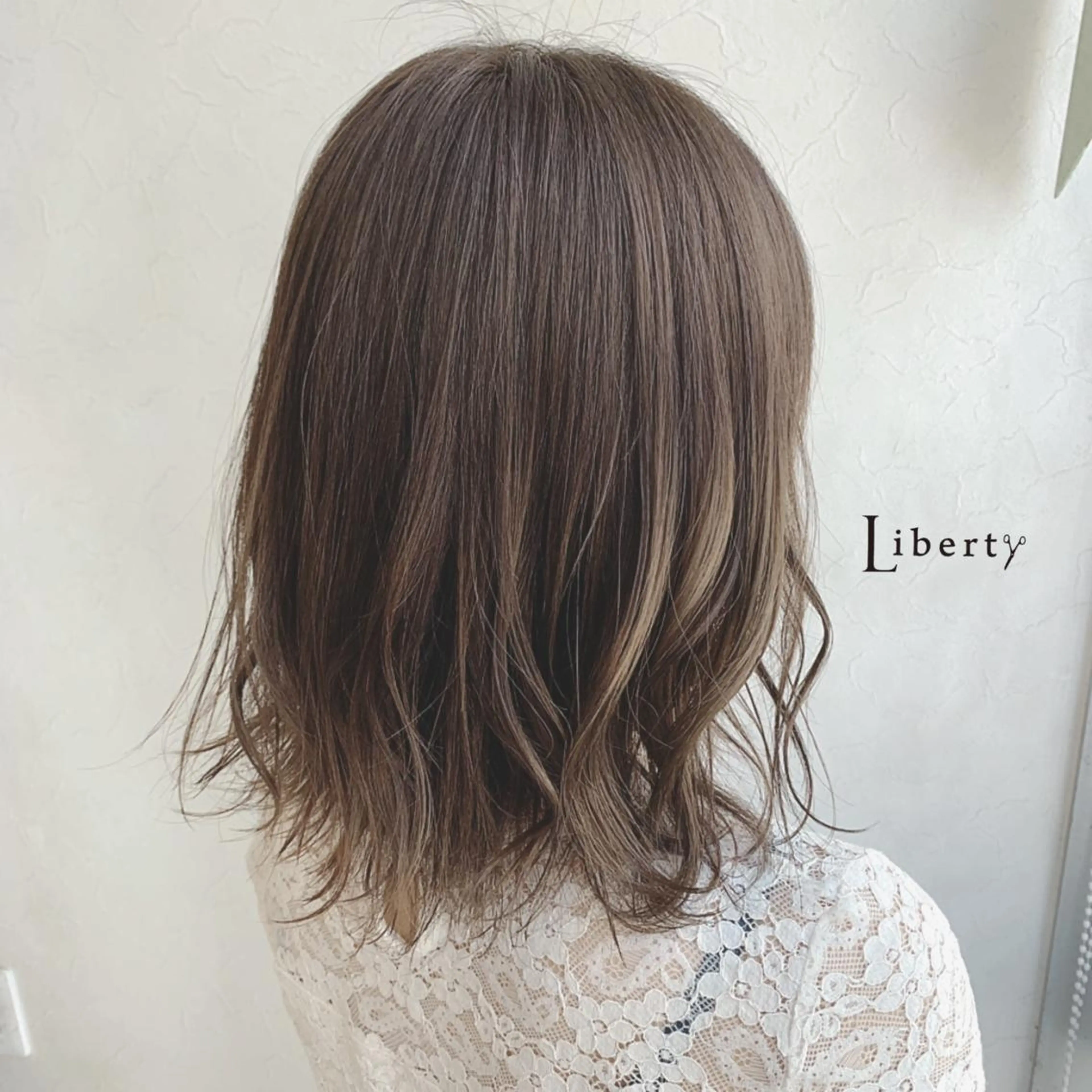 ミディアム カラー グレージュ ヘアカラー トリートメント Liberty 店長 TAJIMAのヘアスタイル
