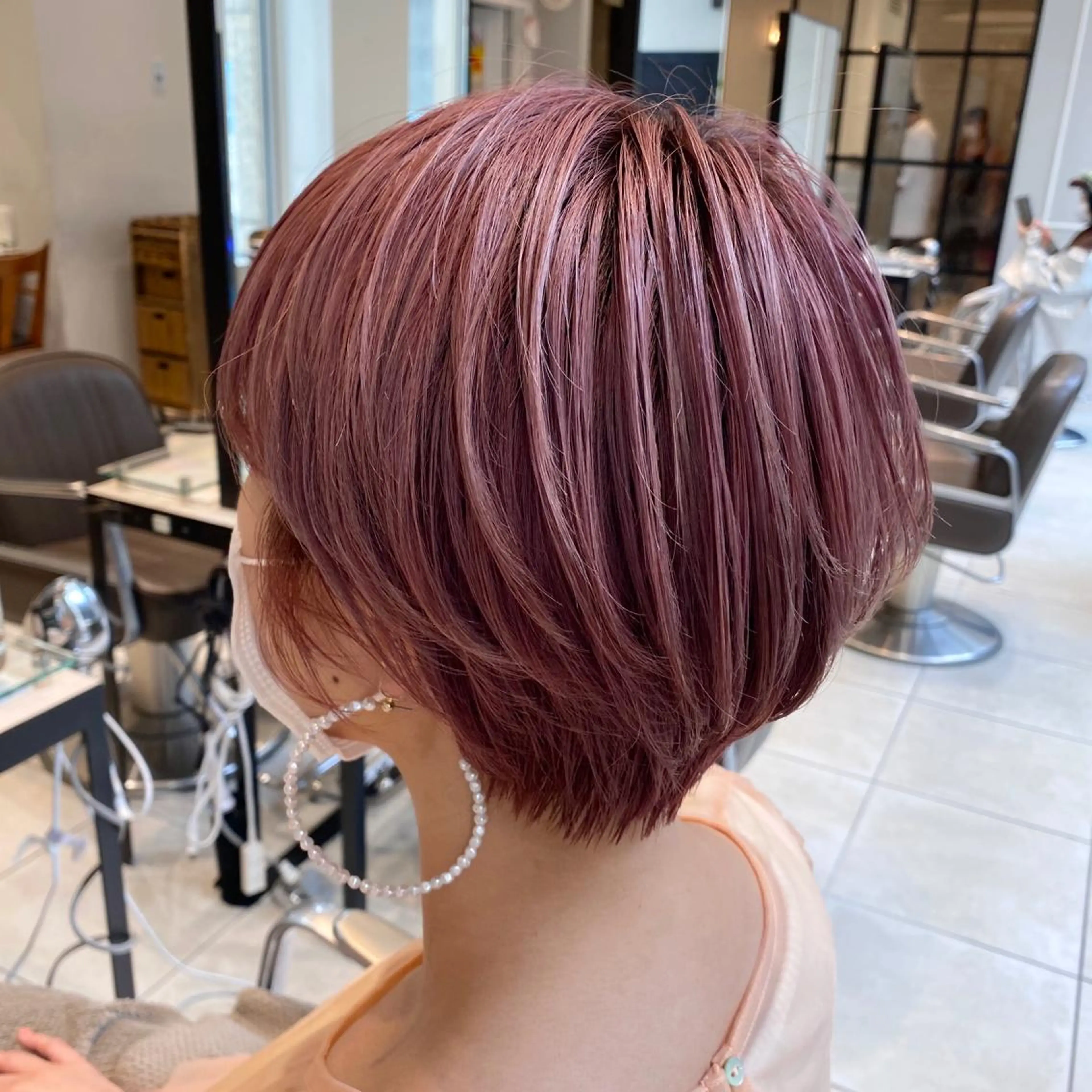 ショート カラー ブリーチ ピンクカラー ショートヘア ヘアカラー トリートメント 韓国ヘア🇰🇷 トヨキトキコのヘアスタイル