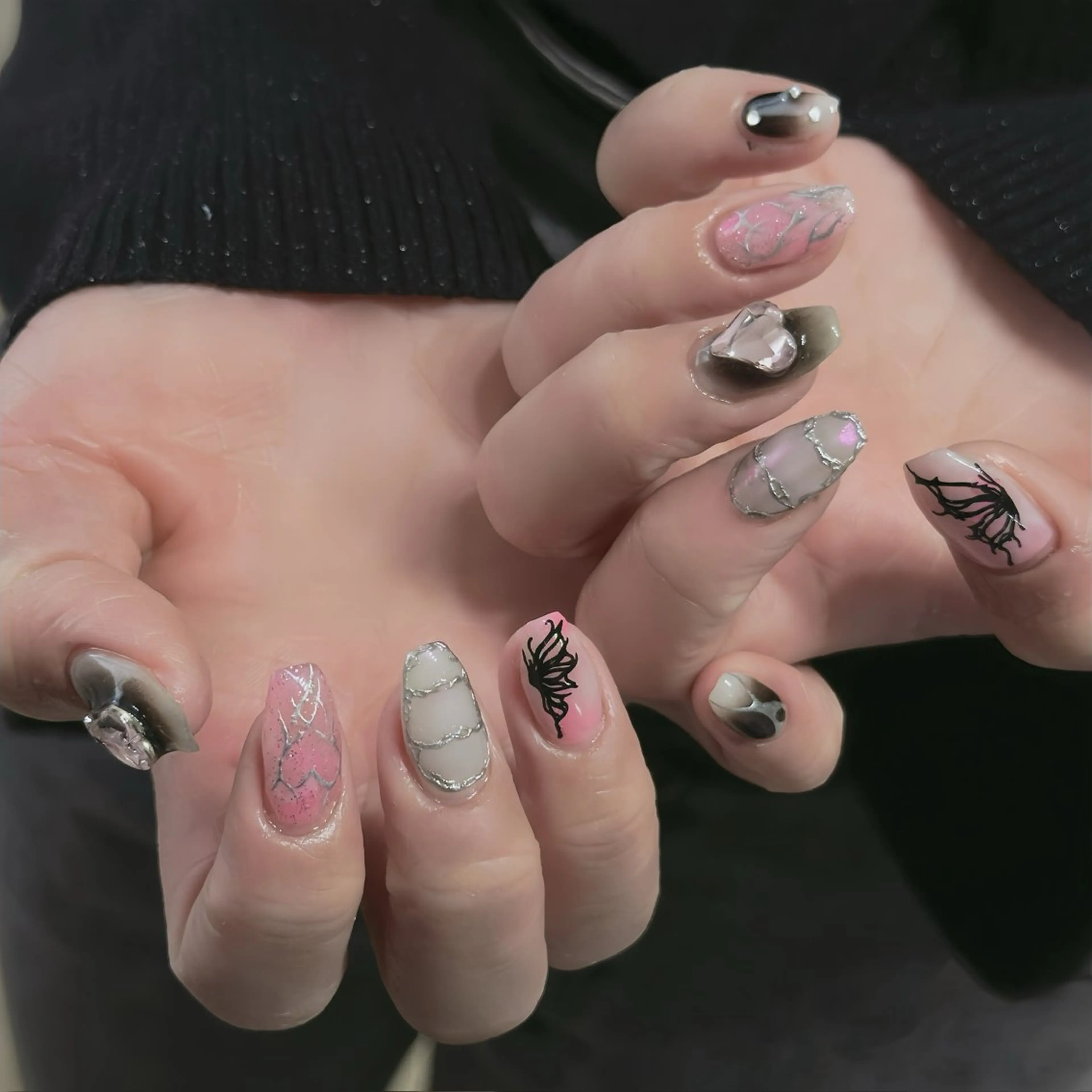 ネイル ハンドネイル 🩵ニヨ ネイル ☁️のネイルデザイン