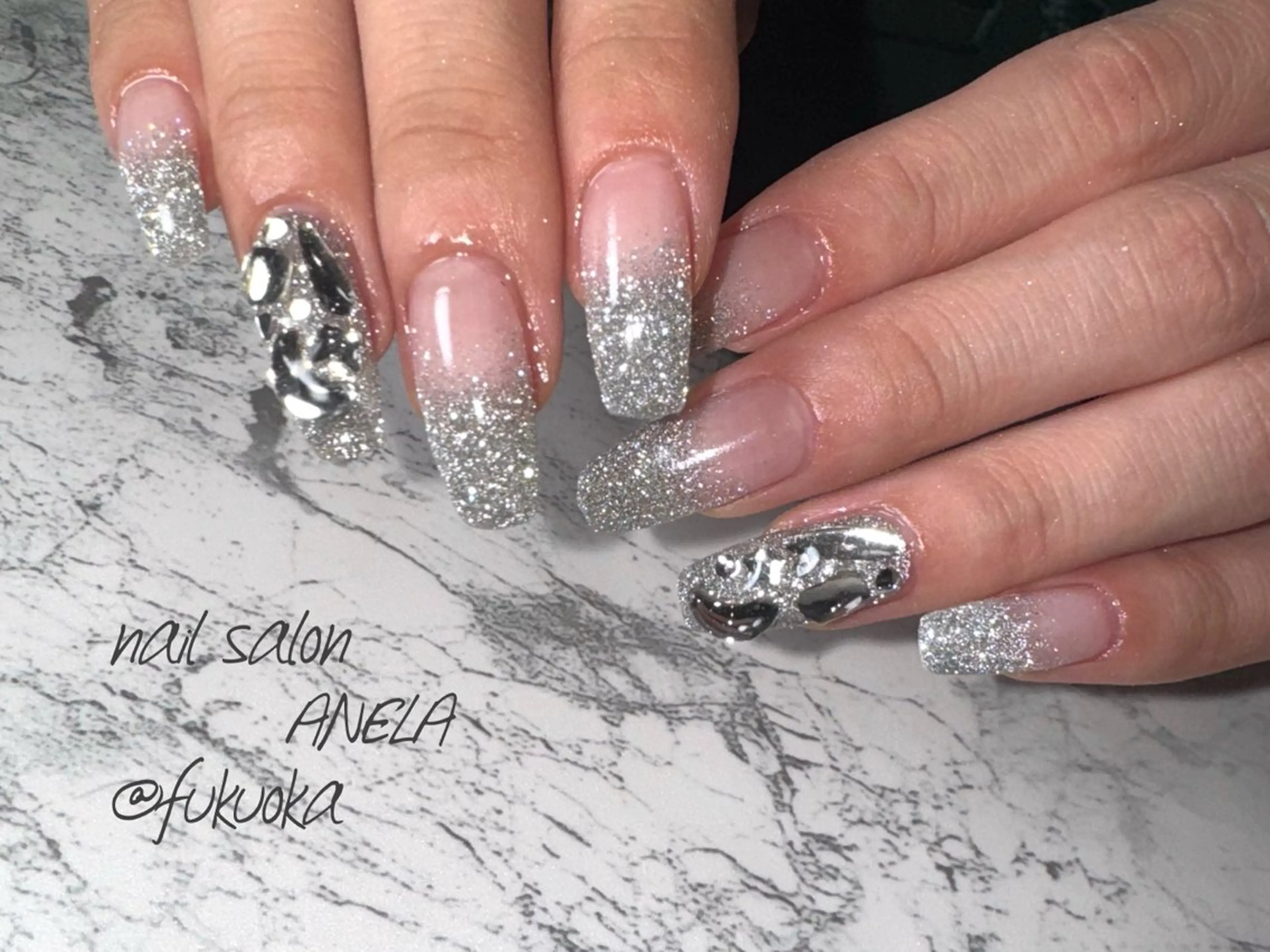 ネイル フラッシュネイル グラデーション ハンドネイル nail salon ANELA所属・nail salon ANELA mayaのネイルデザイン