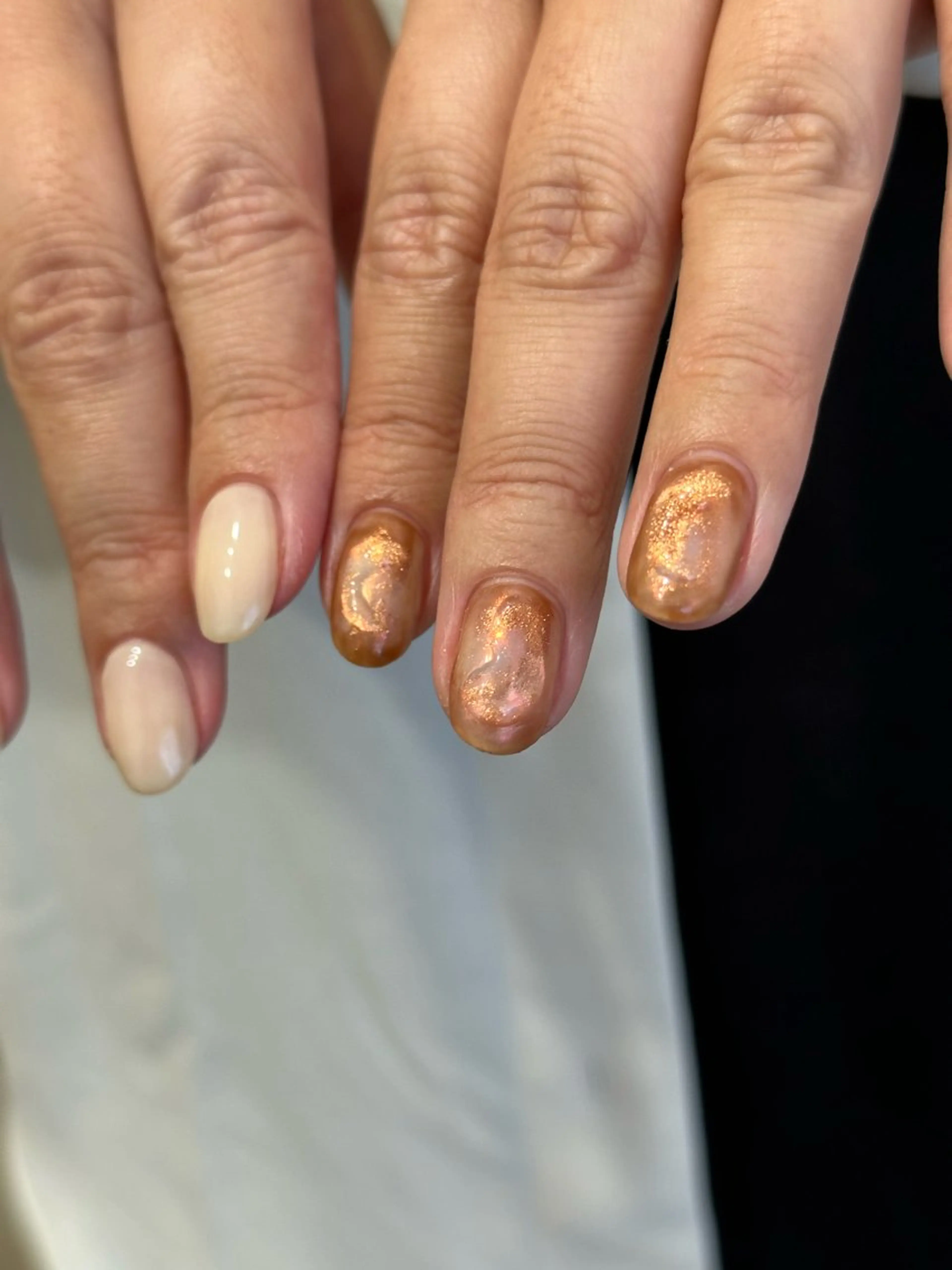 ネイル オーロラネイル 氷ネイル・うるうるネイル ハンドネイル フットネイル kiii.__ ✴︎*のネイルデザイン