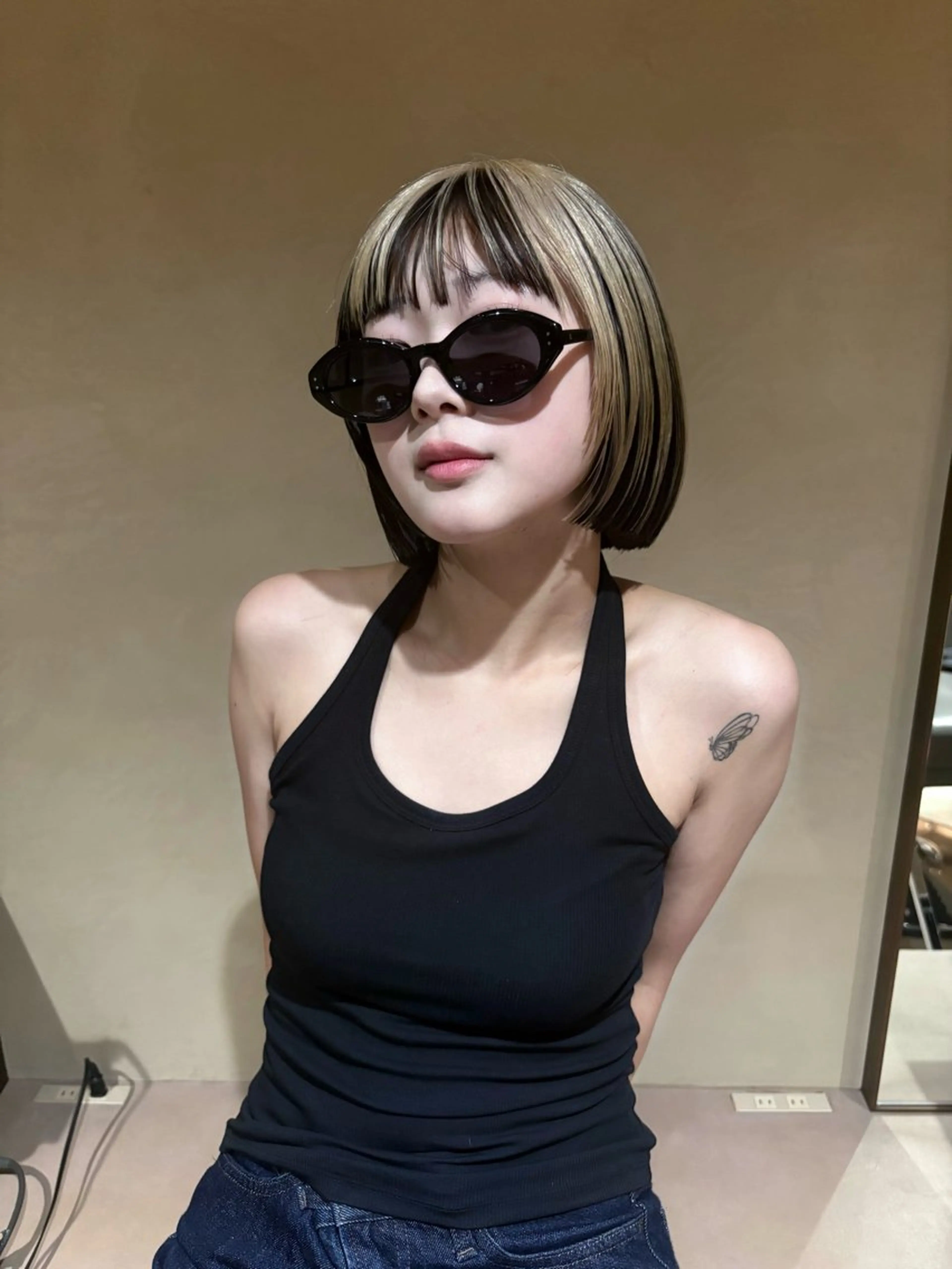 ミディアム カット ボブ/タイトアレンジ 個性派結婚式アレンジのヘアスタイル