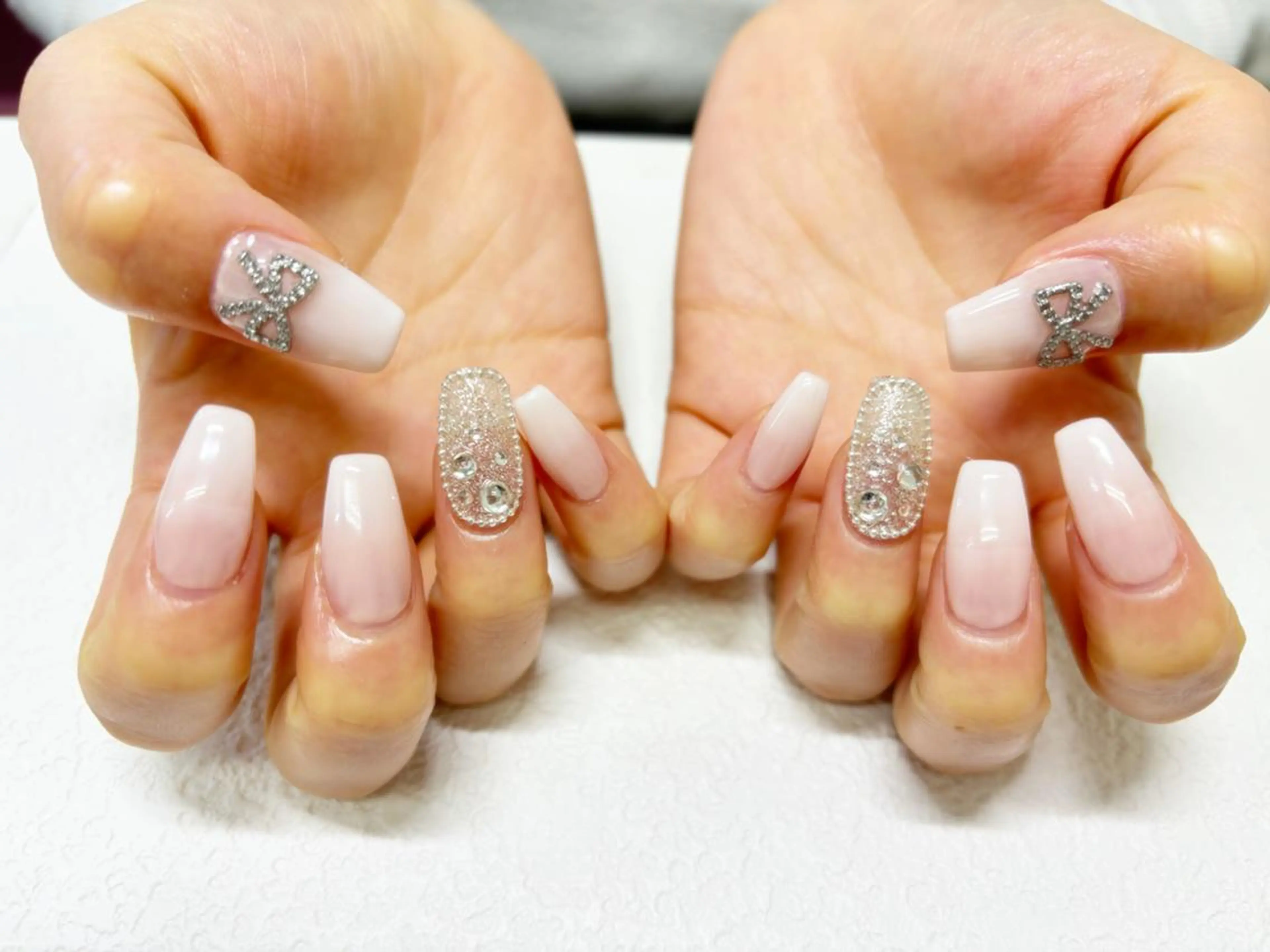 ネイル チークネイル 長さ出し フットネイル フレンチネイル ジェルネイル ハンドネイル リラネイル Aikenのネイルデザイン