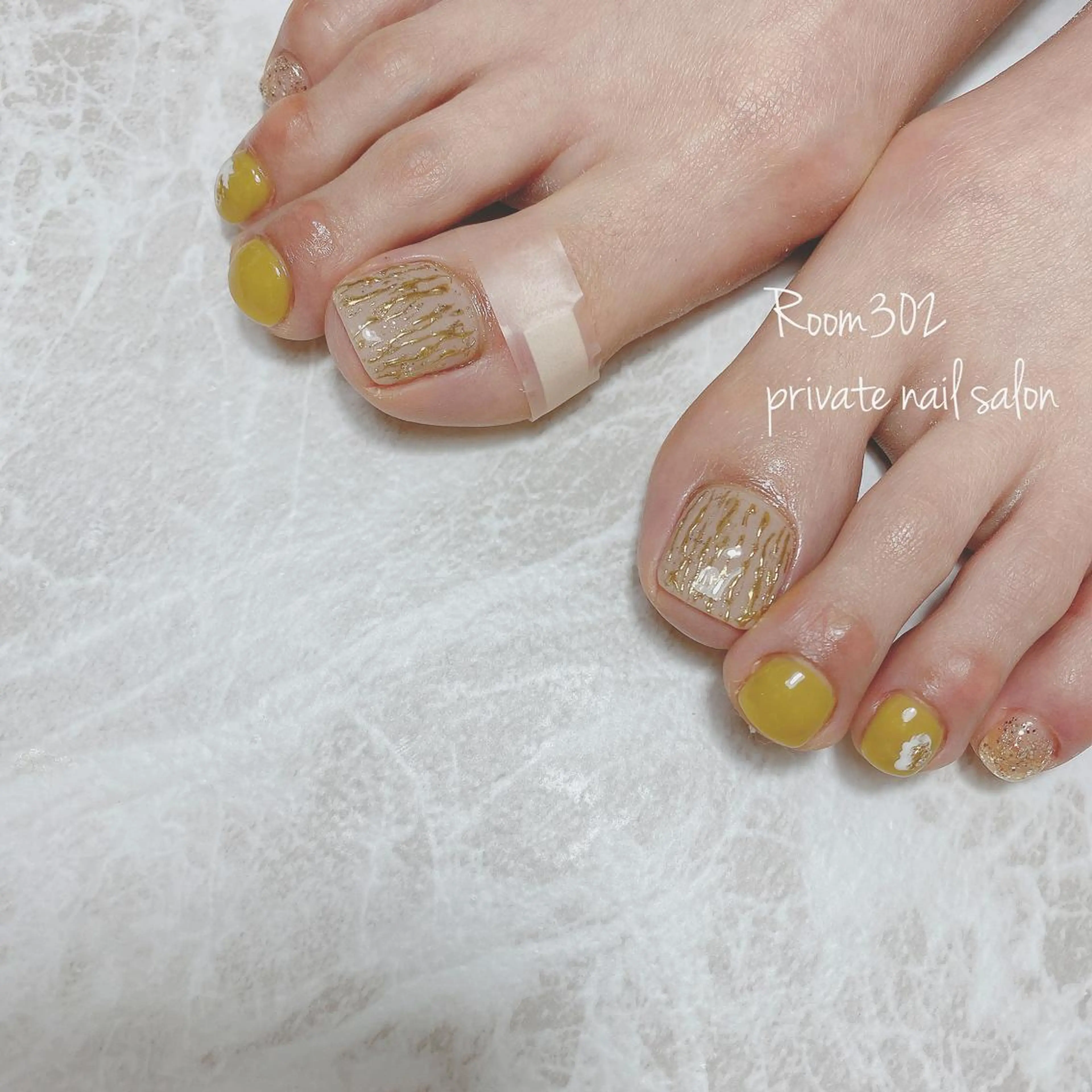 ネイル ニュアンスネイル フットネイル Room 302のネイルデザイン