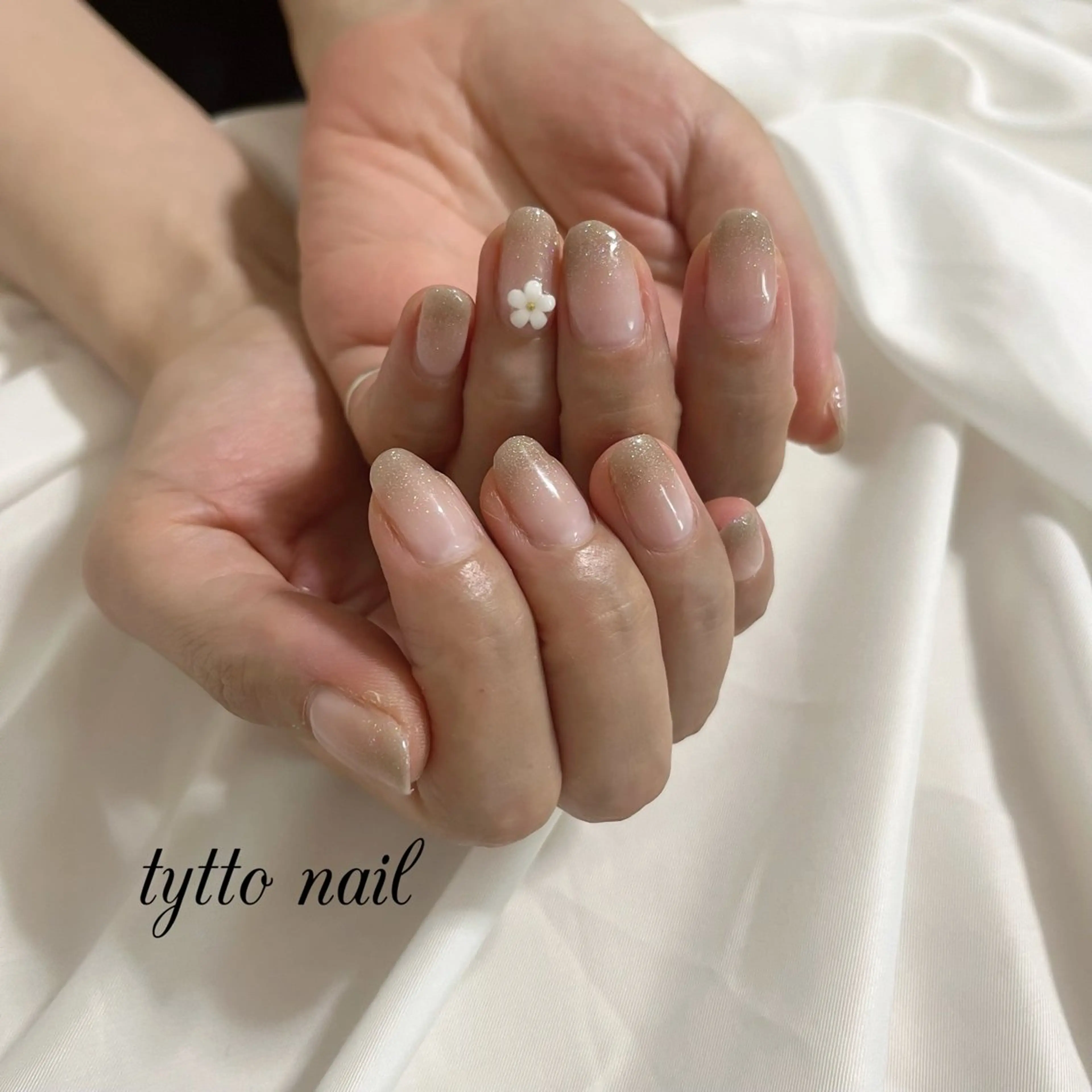 ネイル グラデーション キラキラネイル ラメ(グリッター) ラメグラデーション オフィスネイル tytto nail ❤︎‪‪eri‪‪のネイルデザイン