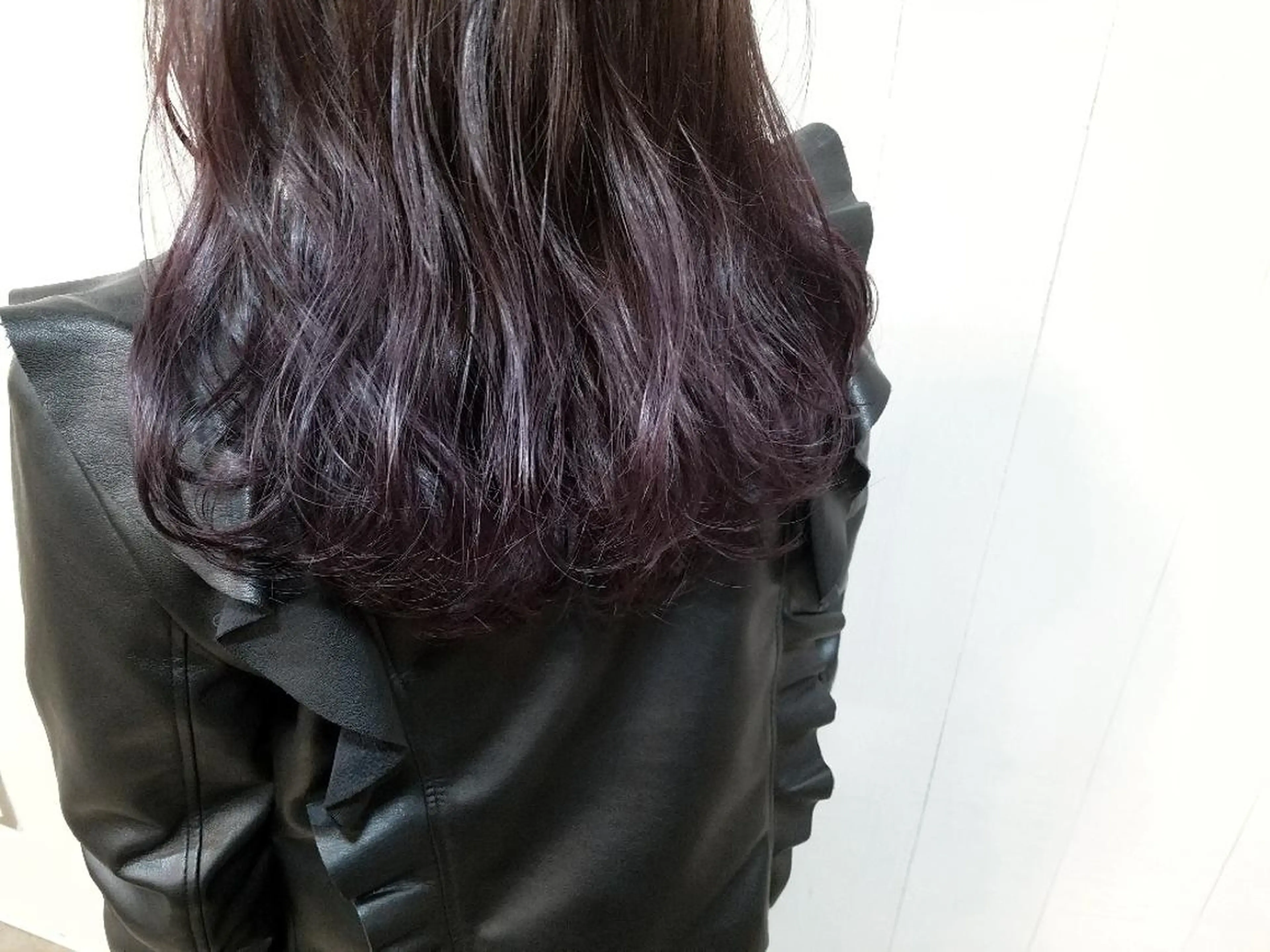 ミディアム カラー グラデーションカラー バイオレットカラー ウルフ、ボブ美容師 今井のヘアスタイル