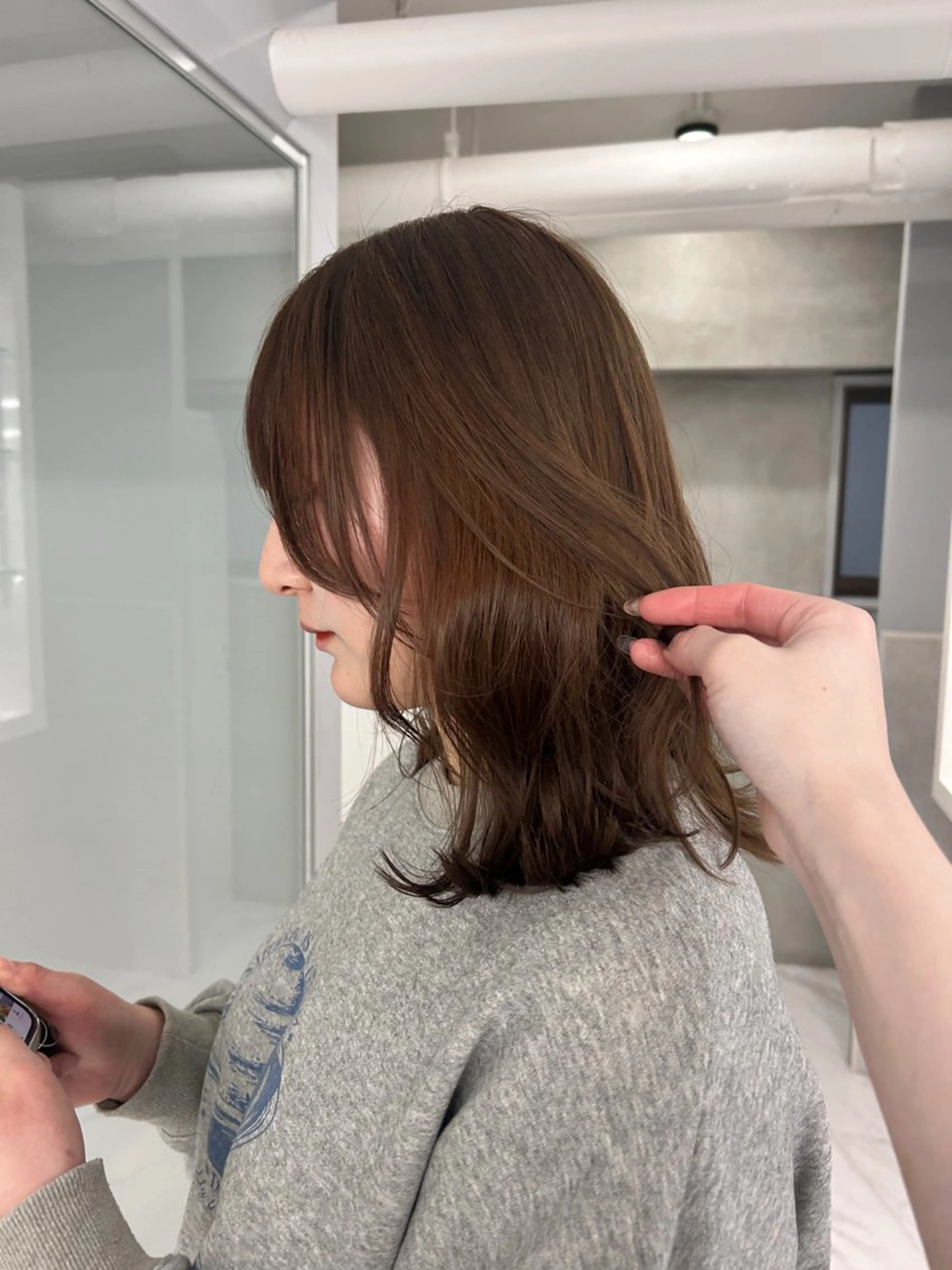 ミディアム カラー グレージュ くびれヘア くびれレイヤー レイヤーカット ヘアカラー トリートメント shizuna/天神 /メンズ/ボブのヘアスタイル