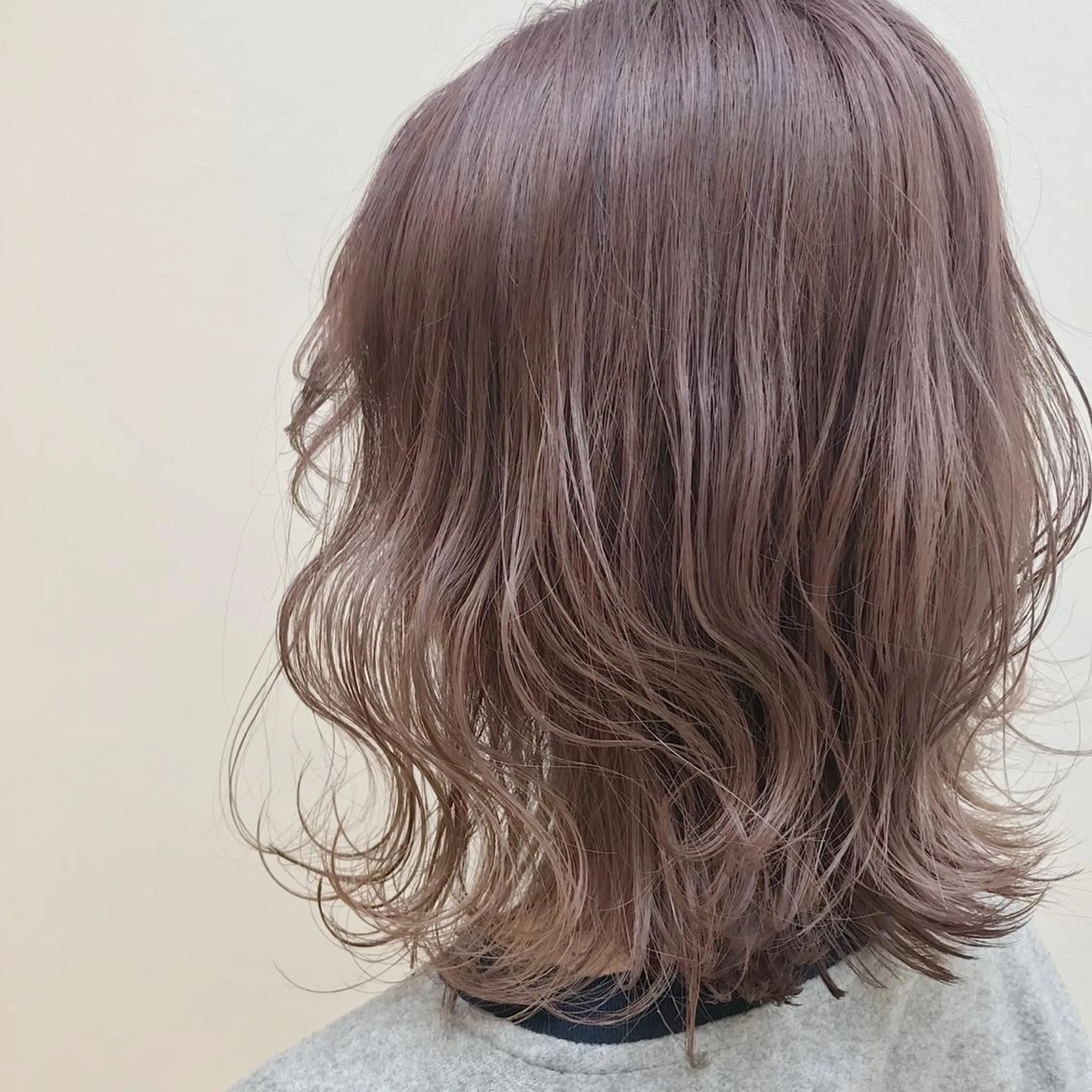 ミディアム カラー ベージュカラー ラベンダーカラー ラベンダーベージュ ヘアカラー 韓国風愛されヘア 🇰🇷RITO🎀のヘアスタイル