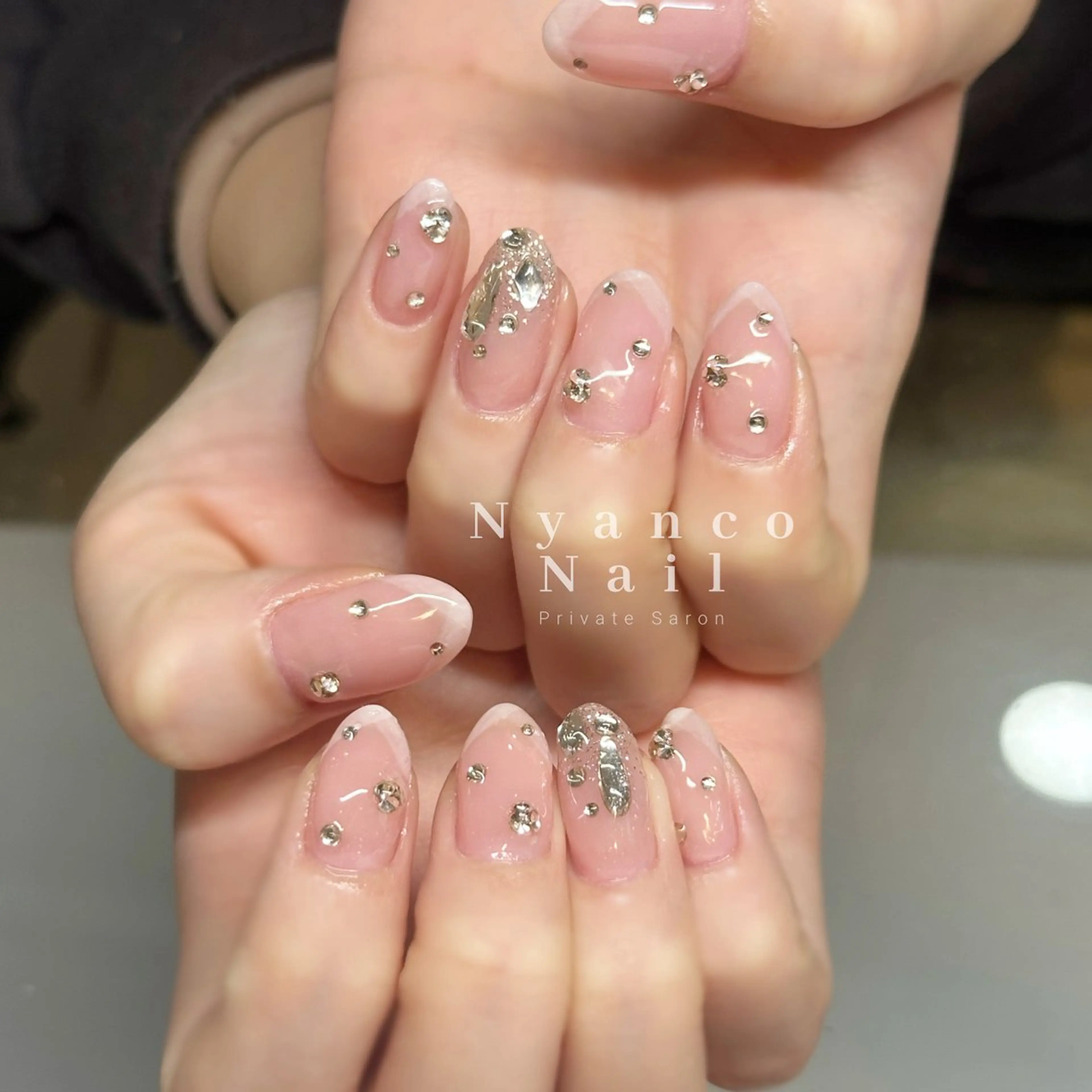 ネイル フレンチネイル ジェルネイル キラキラネイル リボン 春ネイル Nyanco Nailのネイルデザイン