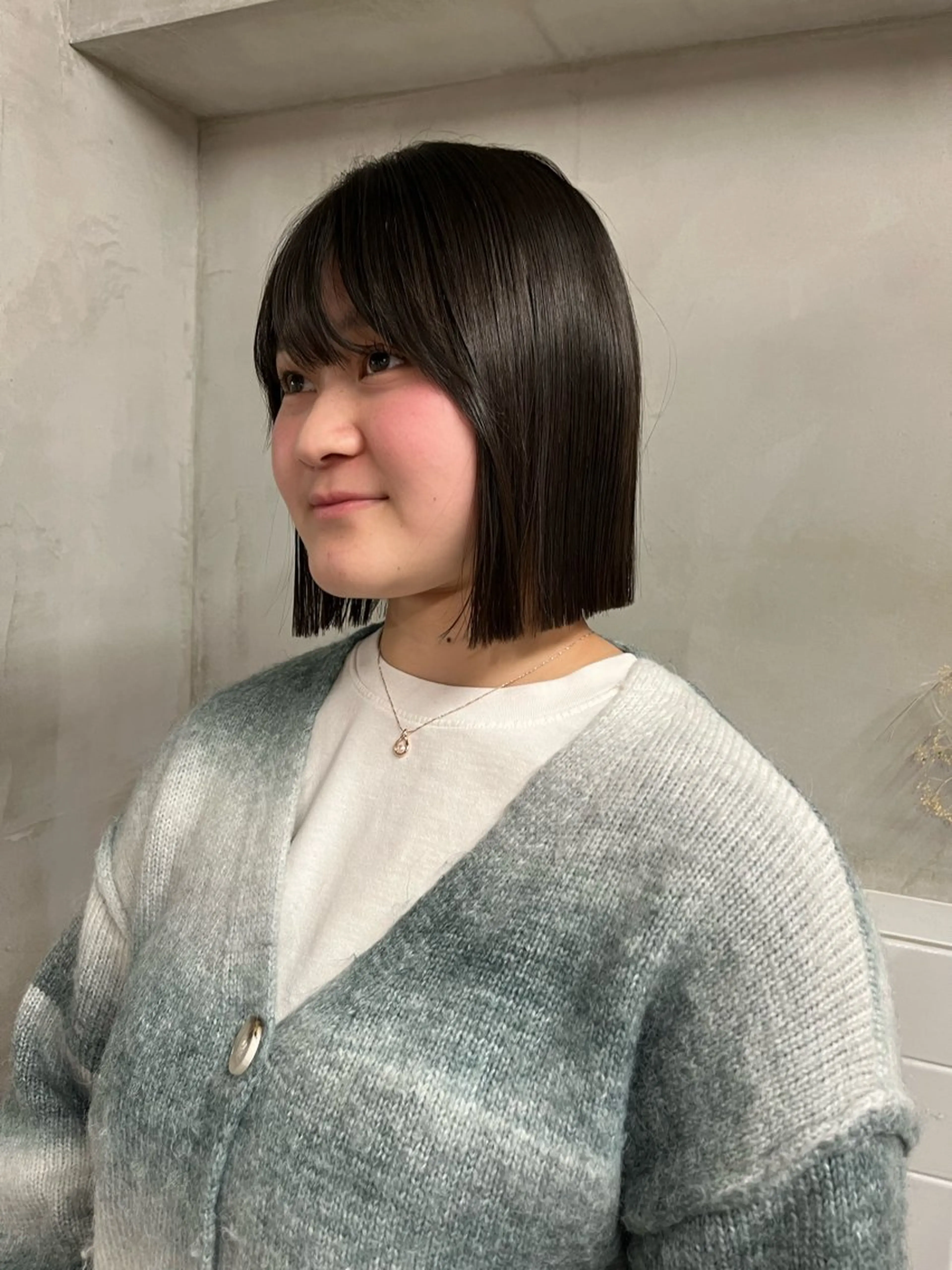 ミディアム ボブ anon Loemのヘアスタイル