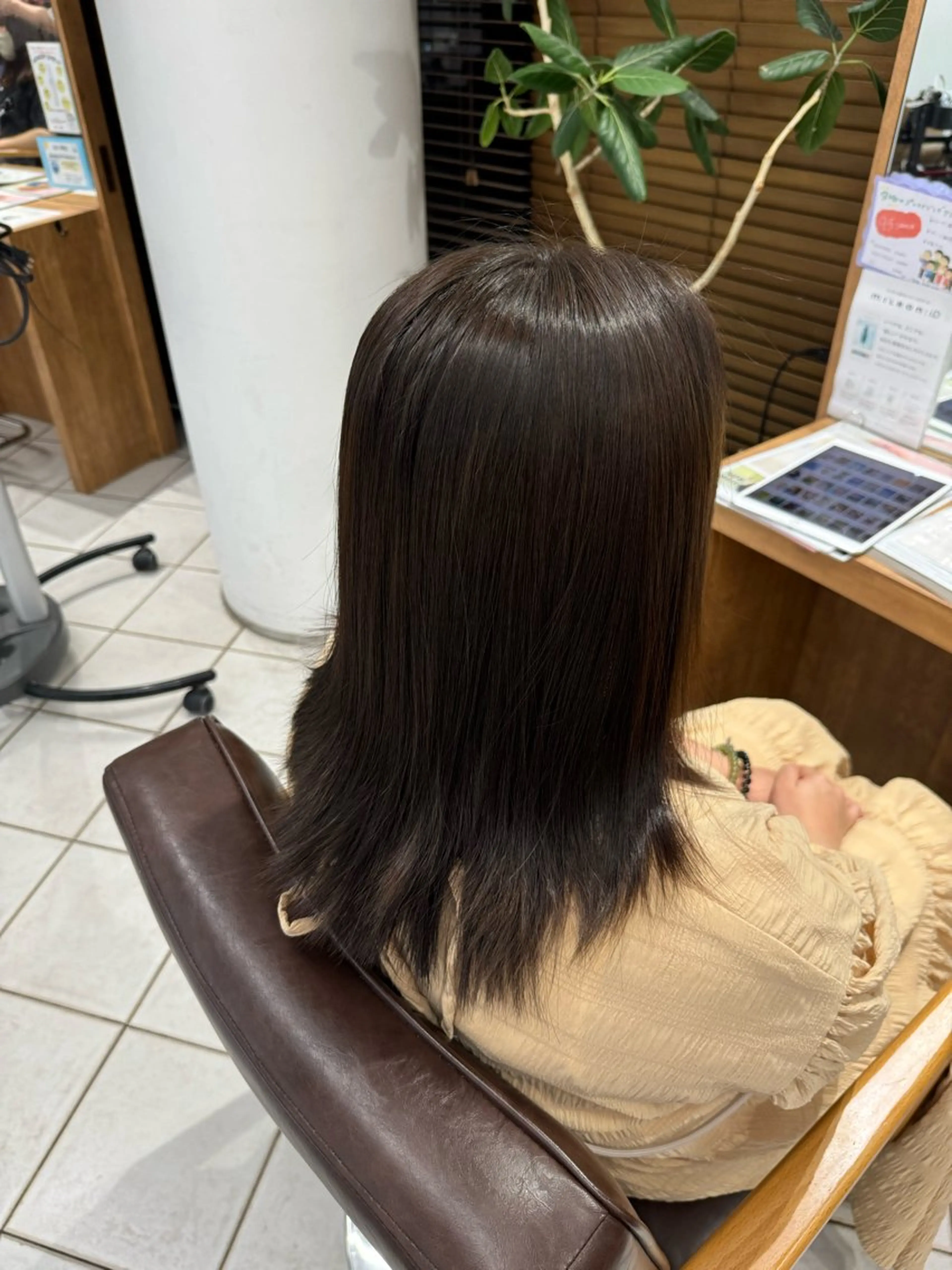セミロング カラー ベージュカラー オリーブベージュ 艶髪✨/心斎橋美容室 /藤田勇也のヘアスタイル