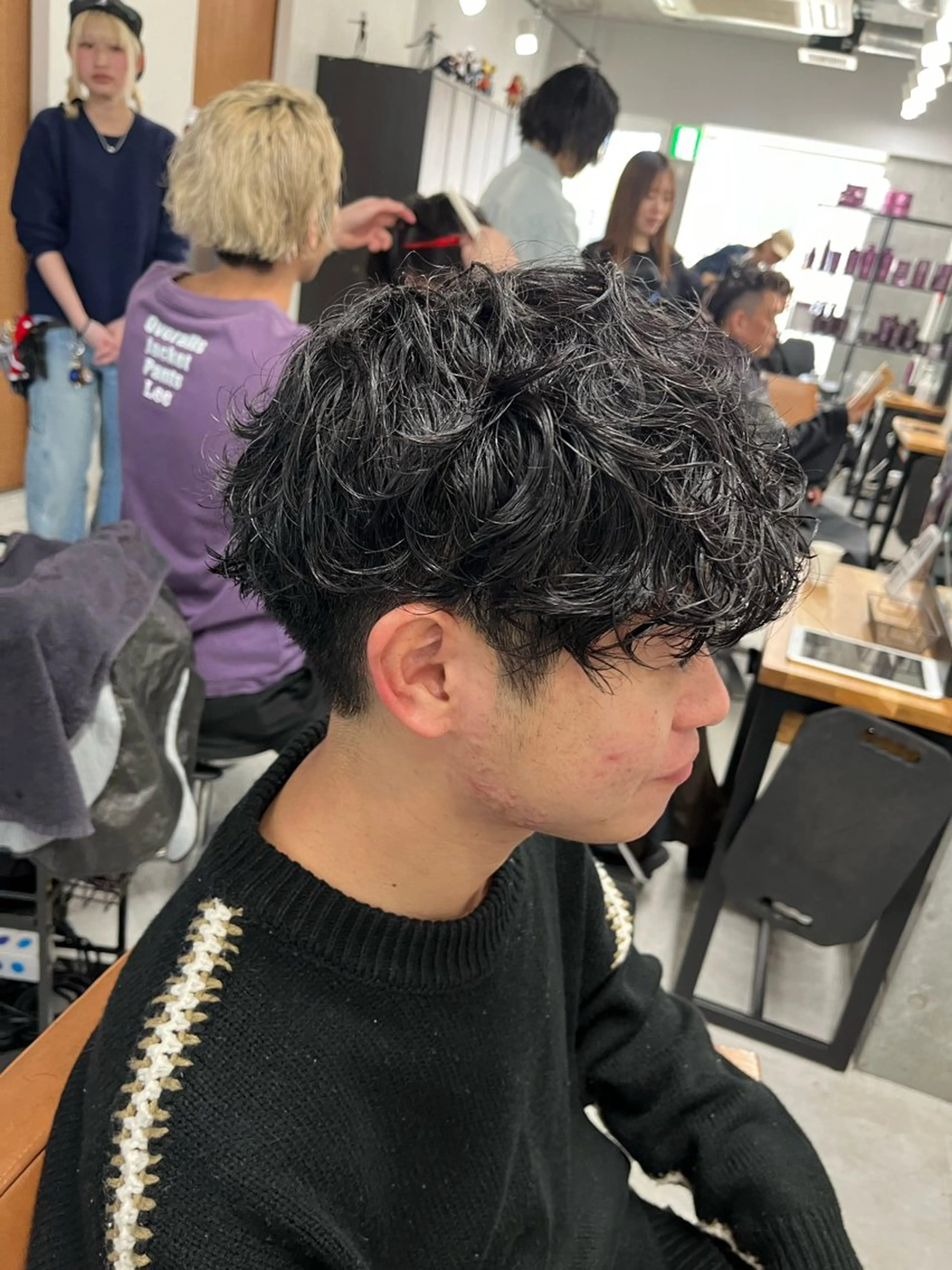 ショート カラー メンズ メンズパーマ 波巻きパーマ くせ毛 カット ヘアカラー パーマ トリートメント ヘッドスパ メンズカット メンズパーマヤマザキのヘアスタイル